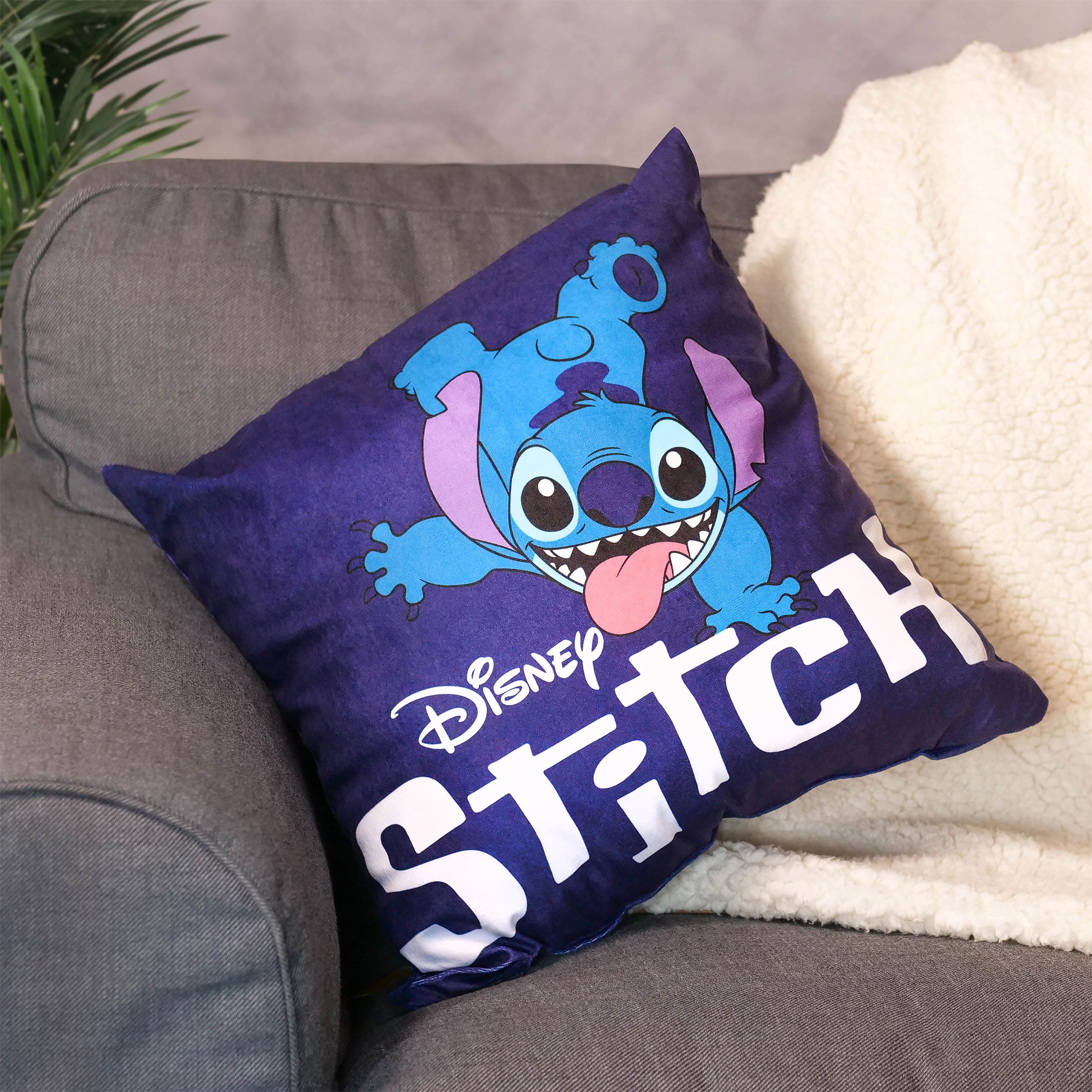 Imagen del producto Almohada Stitch Ohana Means Family - Lilo & Stitch