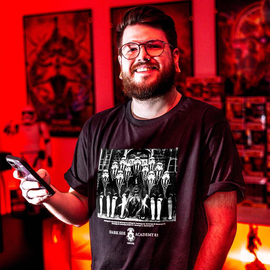 Imagen del producto Camiseta Dark Side Academy 83 para fans de Star Wars negra