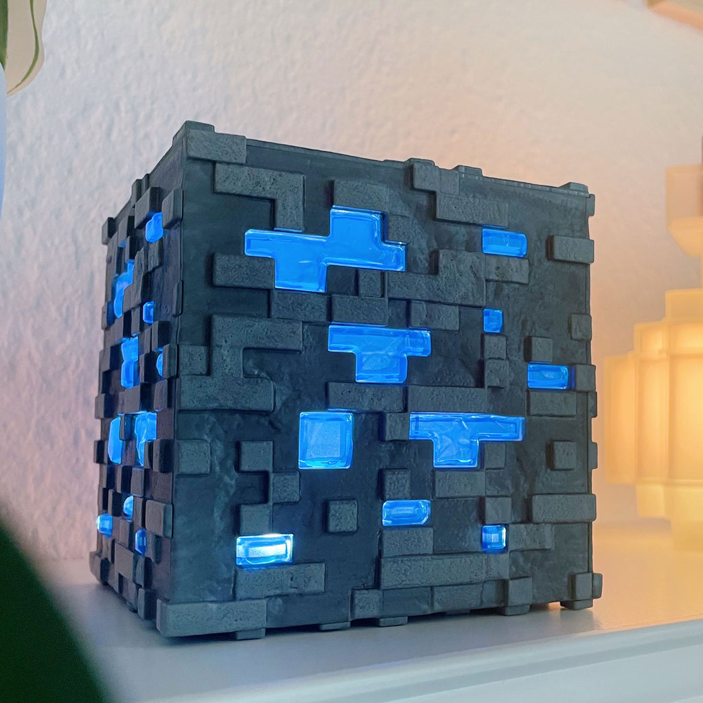 Imagen del producto Minecraft - Lámpara de mesa de mineral de diamante