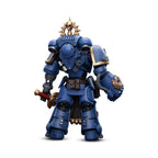 Imagen del producto Warhammer 40k - Teniente de Ultramarines con Figura de Acción de Puño de Poder 1:18