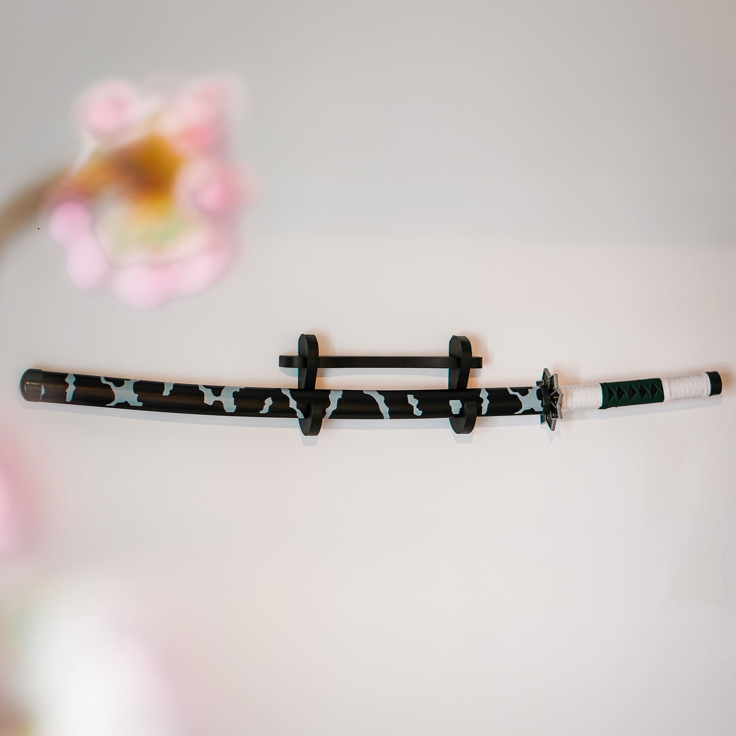Imagen del producto Réplica de Katana Sanemi con Saya para fans de Demon Slayer