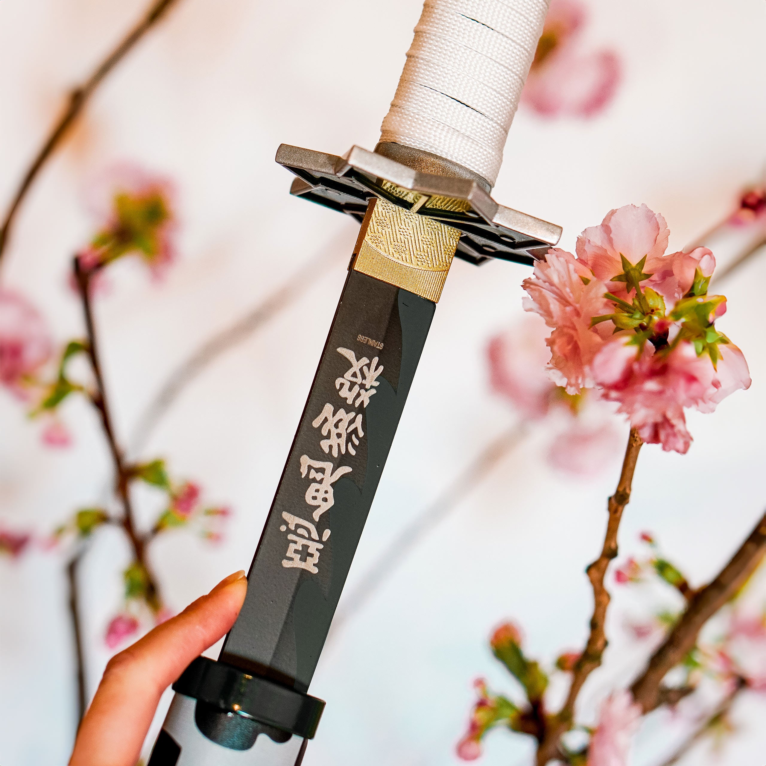 Imagen del producto Réplica de Katana Sanemi con Saya para fans de Demon Slayer