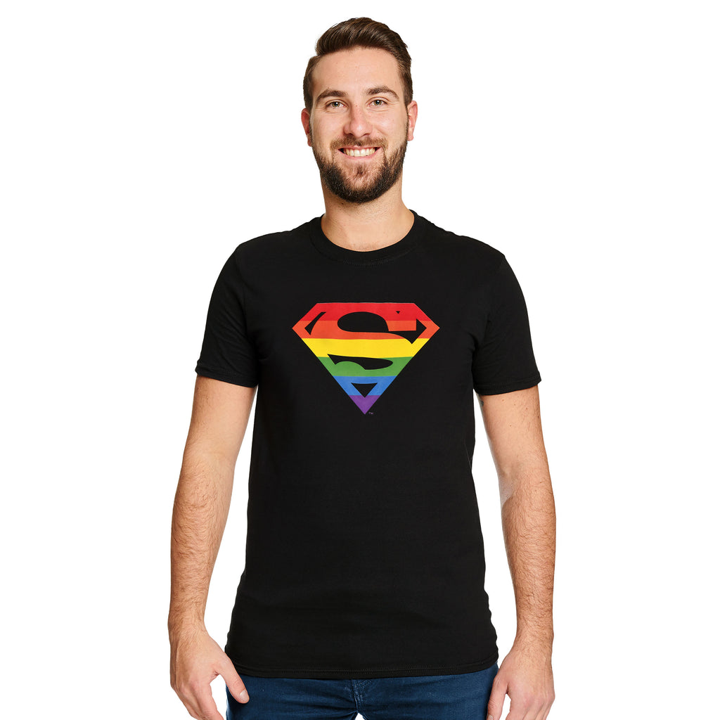 Imagen del producto Superman - Camiseta negra con logo de orgullo