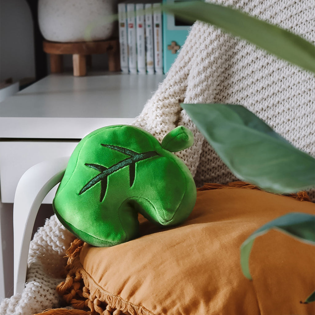 Imagen del producto Animal Crossing - Figura de peluche con logo de hoja