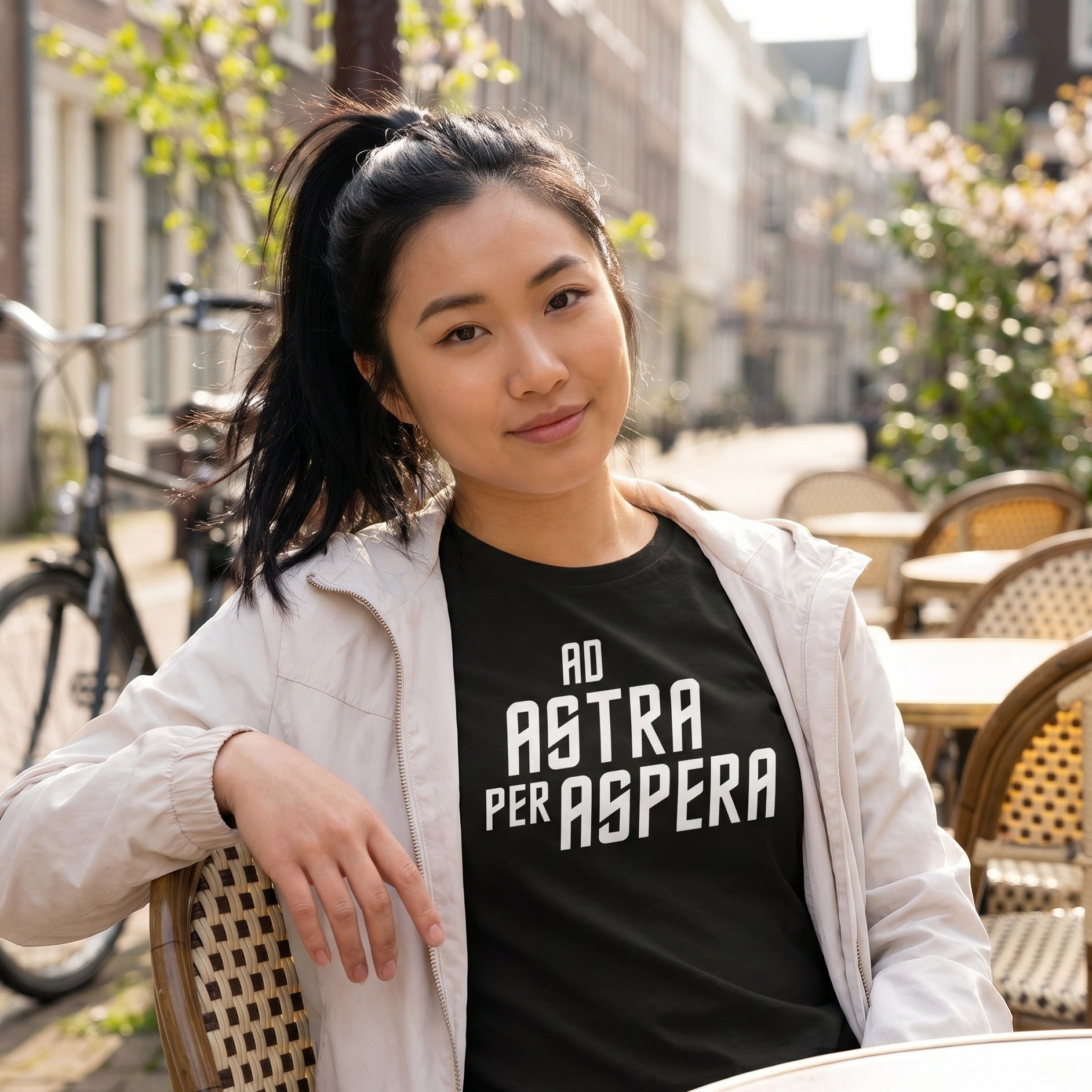 Imagen del producto Camiseta Ad Astra Per Aspera para fans de Star Trek negra