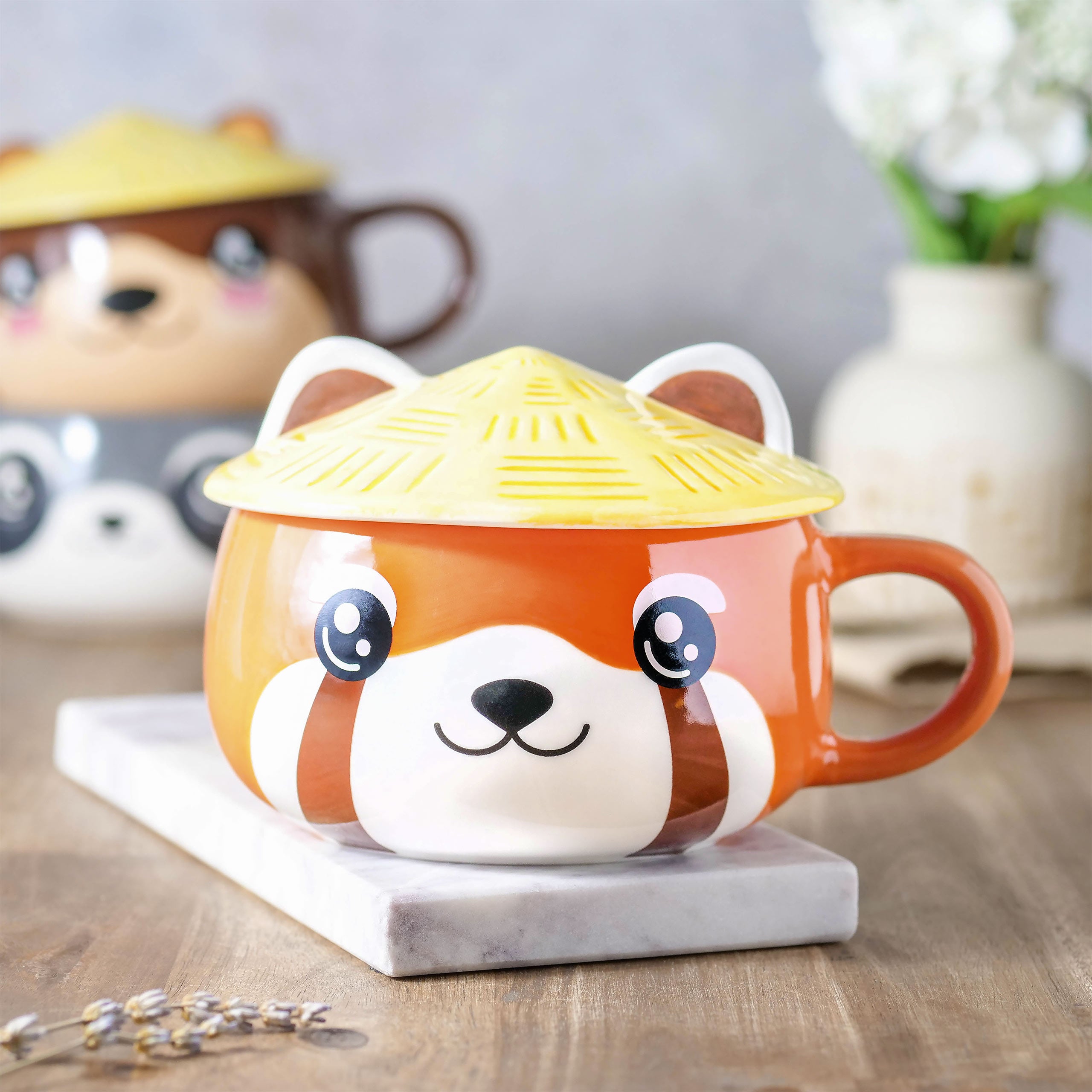 Imagen del producto Taza Kawaii de Panda Rojo con tapa para fans de Anime