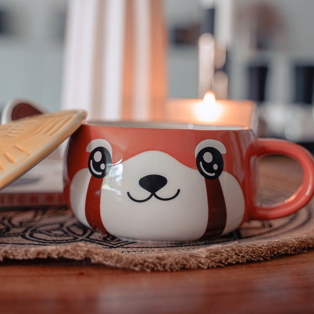 Imagen del producto Taza Kawaii de Panda Rojo con tapa para fans de Anime