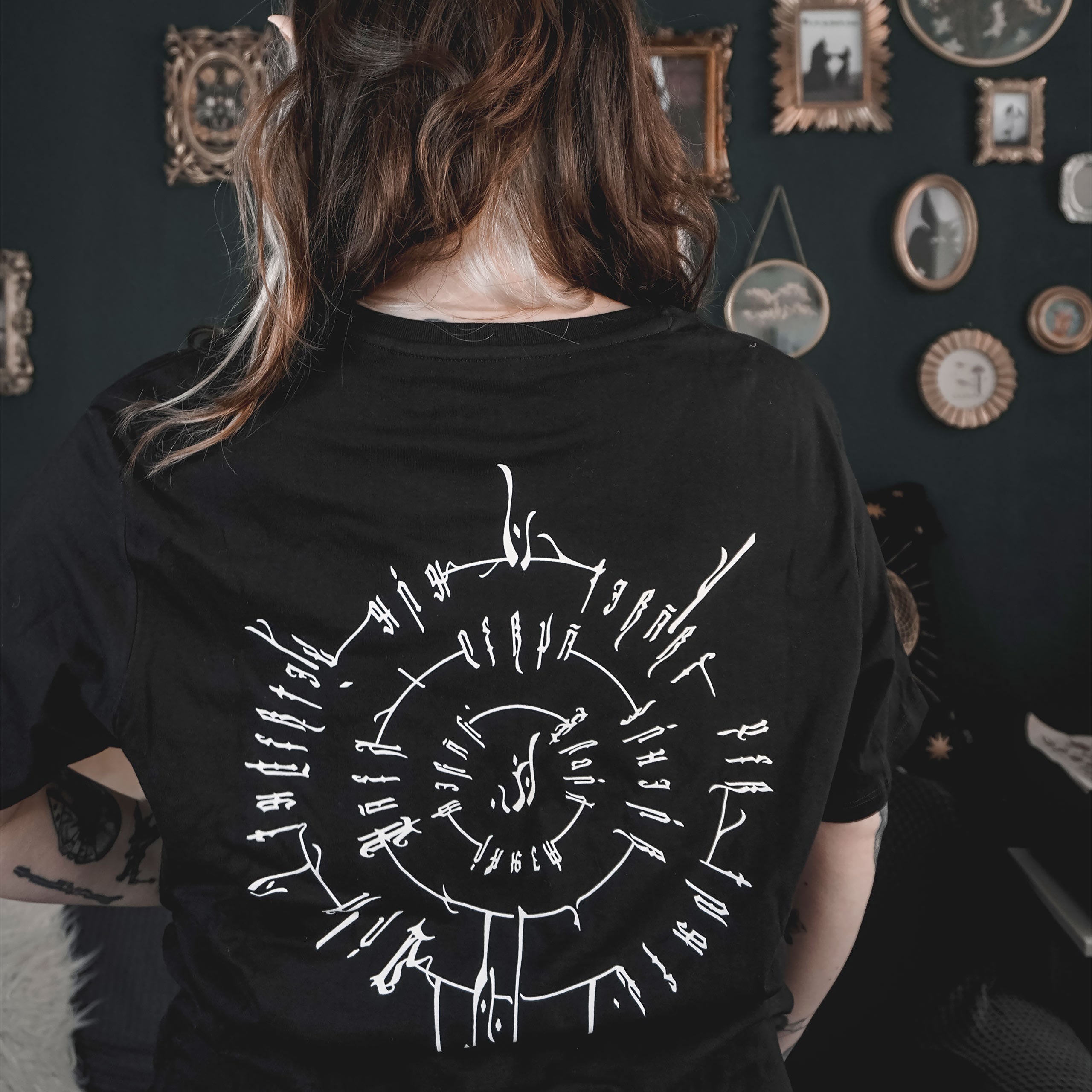 Imagen del producto Camiseta Astarion Approves para fans de Baldur's Gate