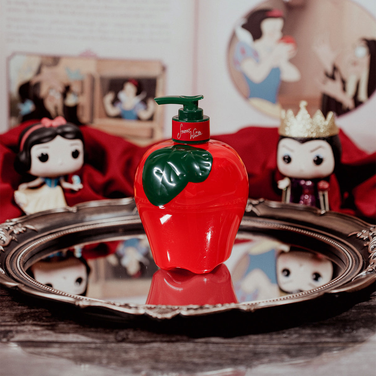 Imagen del producto Blancanieves - Dispensador de jabón de manzana con gel de ducha