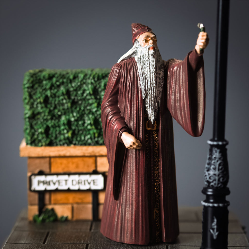 Imagen del producto Harry Potter - Figura Diorama Dumbledore Privet Drive con Luz