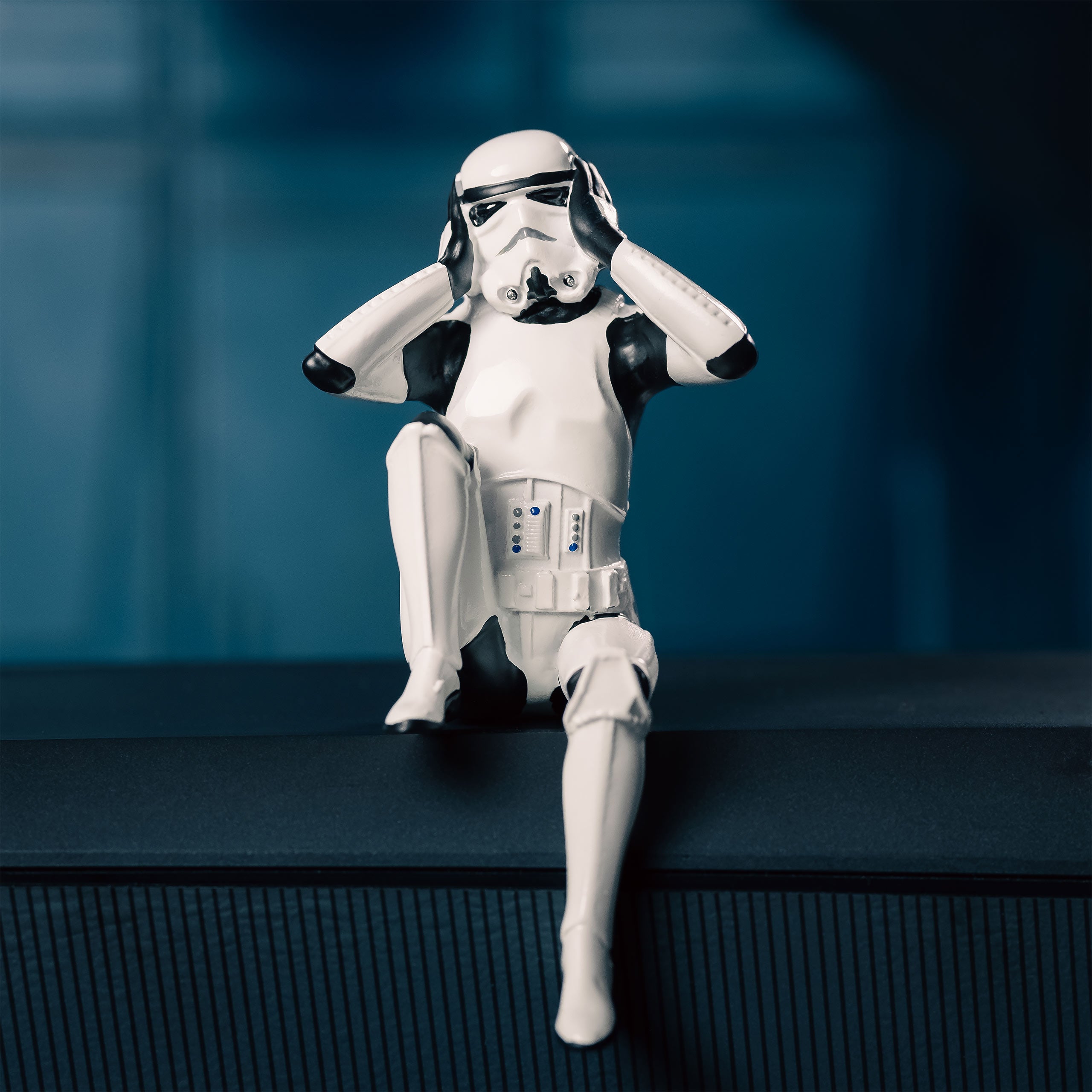 Imagen del producto Set de figuras Original Stormtrooper Don't See Hear Speak sentado