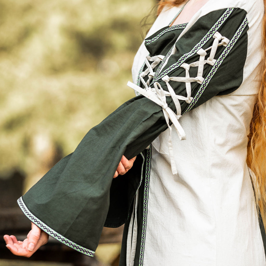 Imagen del producto Vestido medieval con cordones verde-natural