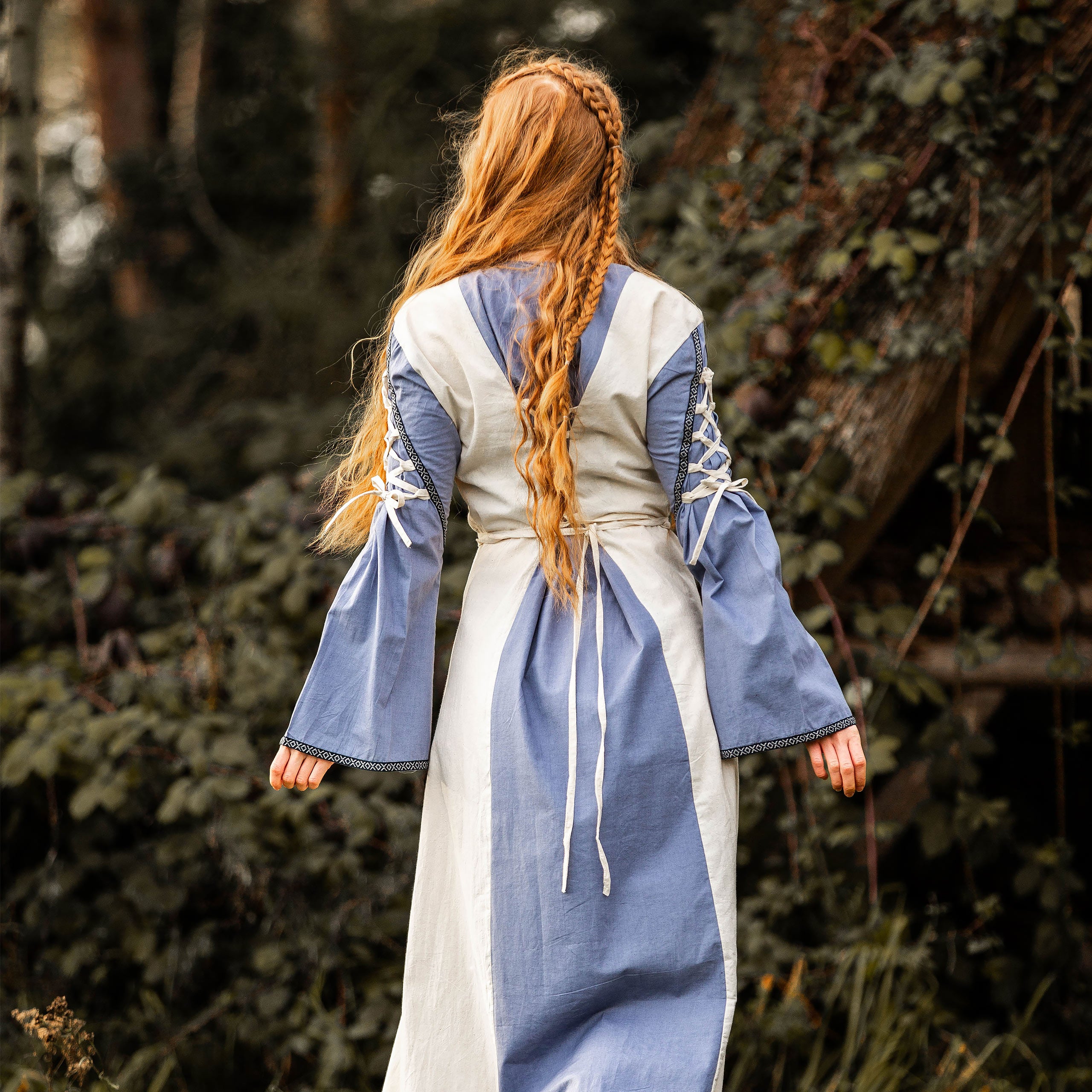 Imagen del producto Vestido medieval con cordones azul-natural