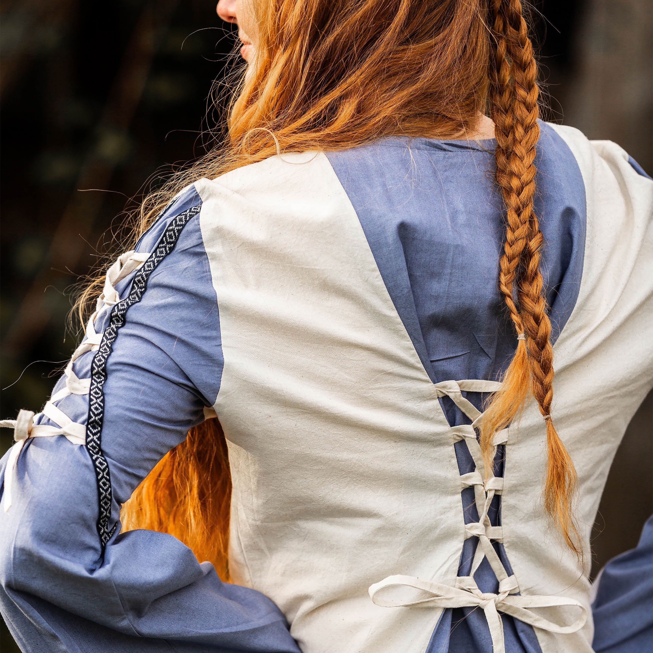 Imagen del producto Vestido medieval con cordones azul-natural