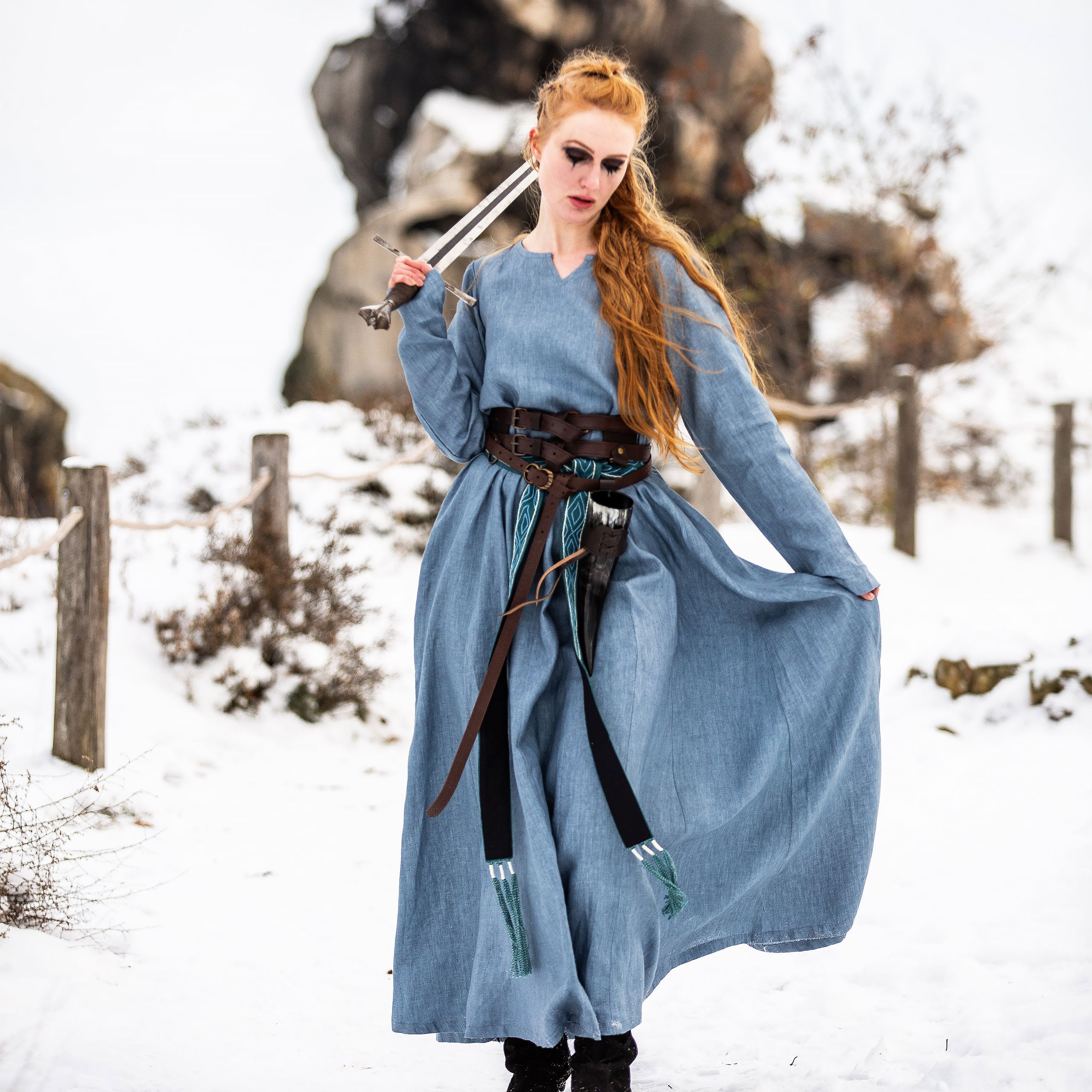 Imagen del producto Vestido medieval de lino azul