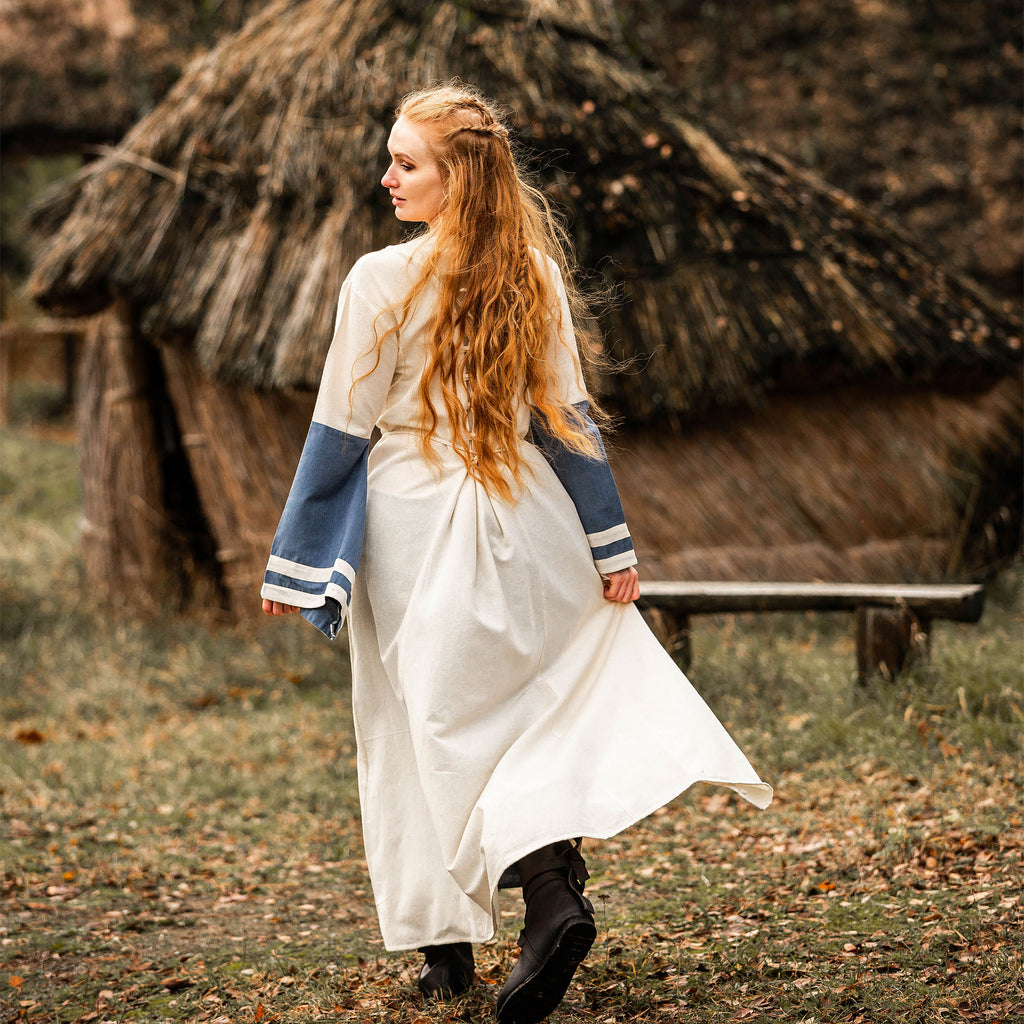 Imagen del producto Vestido medieval con mangas de trompeta azul-natural