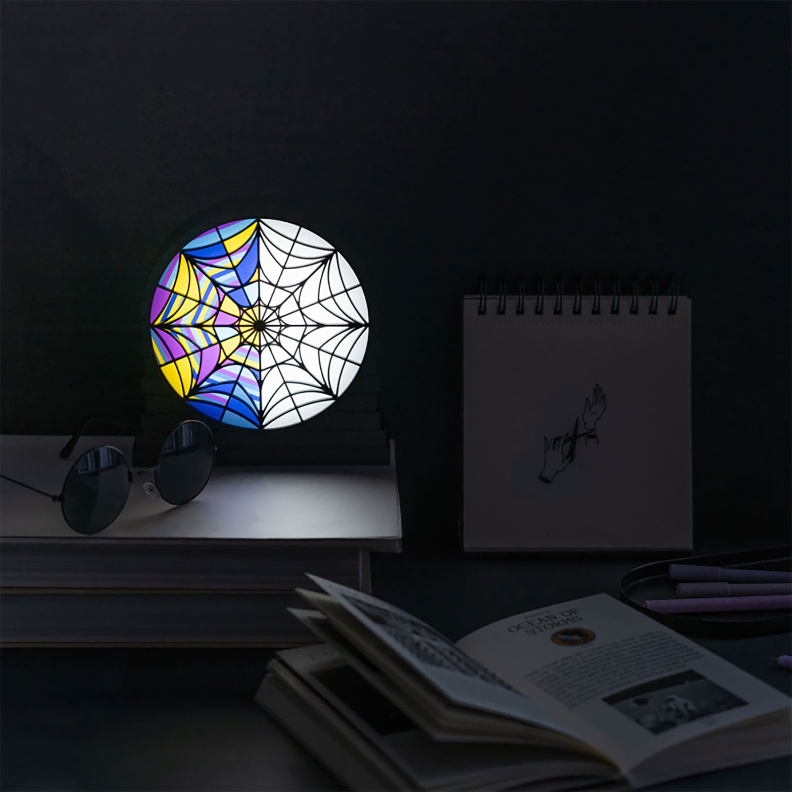 Imagen del producto Miércoles - Lámpara de Ventana Nevermore