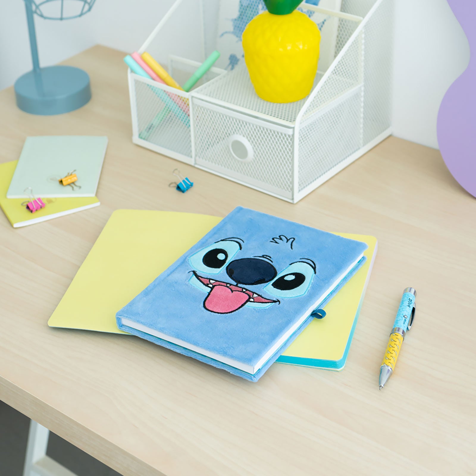 Imagen del producto Cuaderno de peluche Stitch con bolígrafo - Lilo & Stitch
