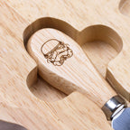 Imagen del producto Tabla de quesos Stormtrooper original incluyendo juego de cuchillos para fans de Star Wars