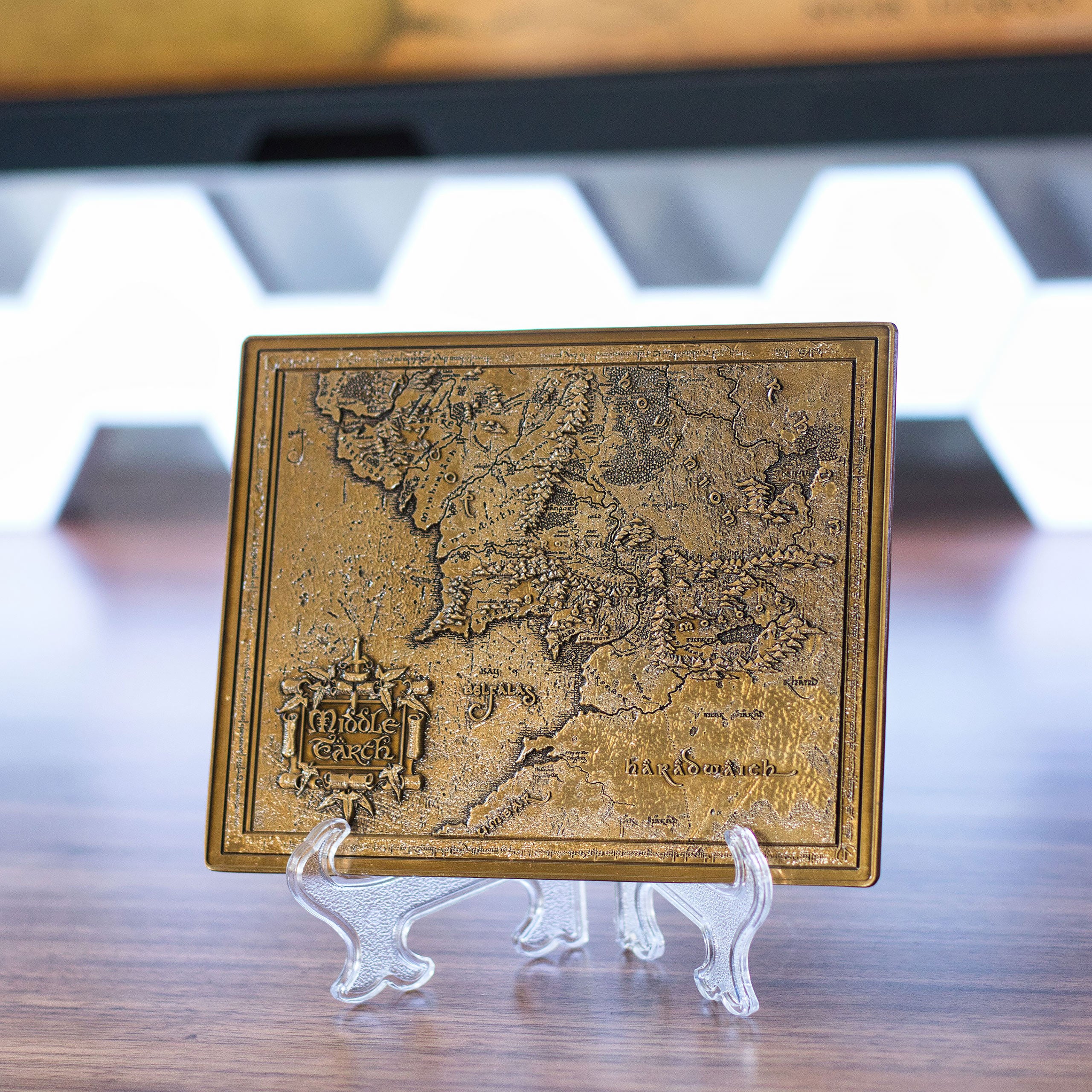 Imagen del producto El Señor de los Anillos - Réplica del mapa de la Tierra Media con soporte de presentación