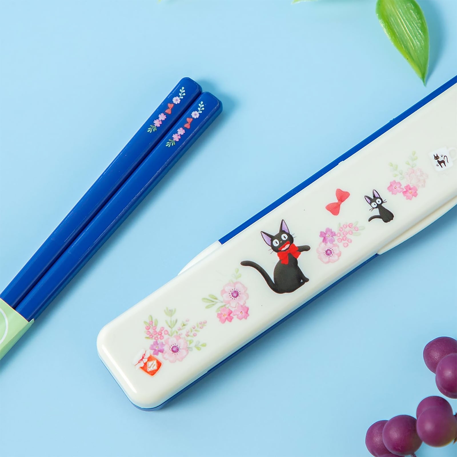 Imagen del producto El servicio de entrega de Kiki - Palillos Jiji con funda