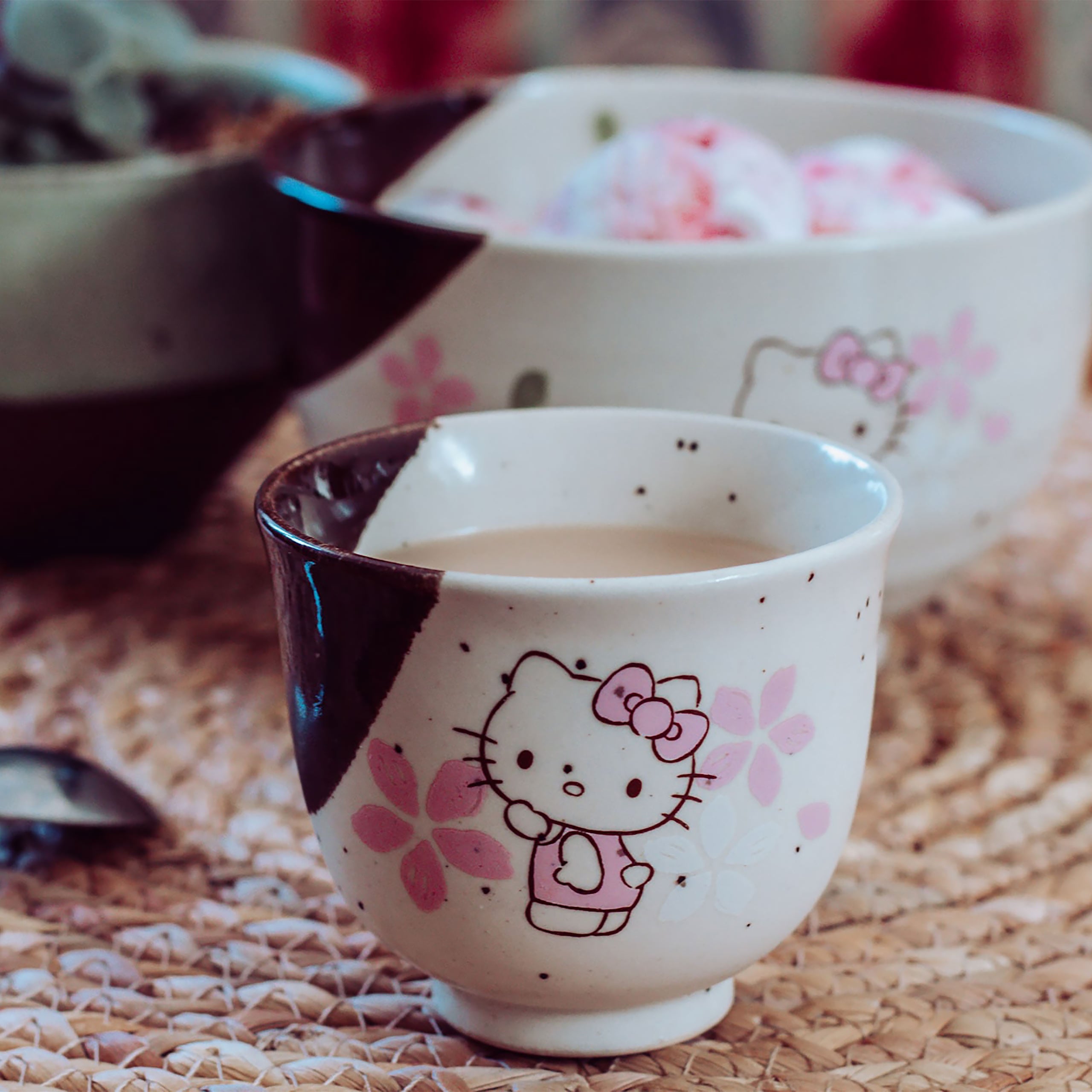 Imagen del producto Hello Kitty - Taza Mino Cherry Blossom