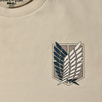 Imagen del producto Attack on Titan - Camiseta oversize beige de grupo