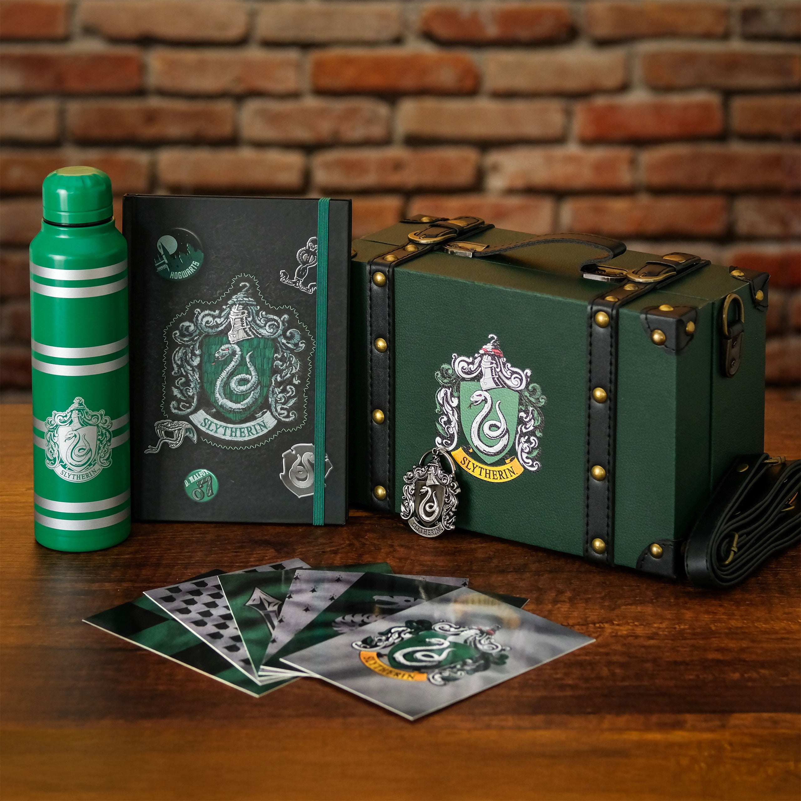 Imagen del producto Harry Potter - Set de regalo premium de Slytherin en maleta con correa de transporte