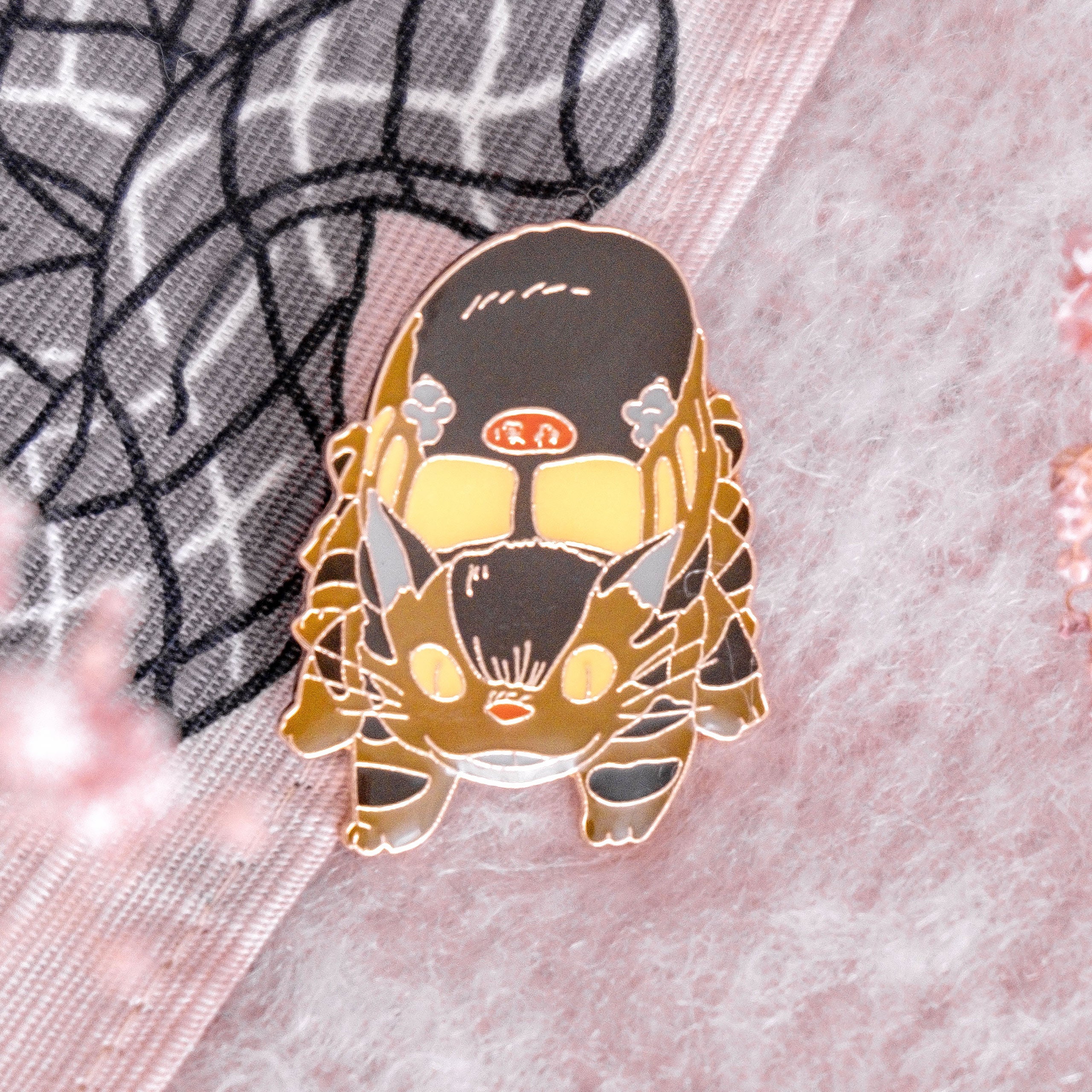 Product image Totoro - Catbus Pin
