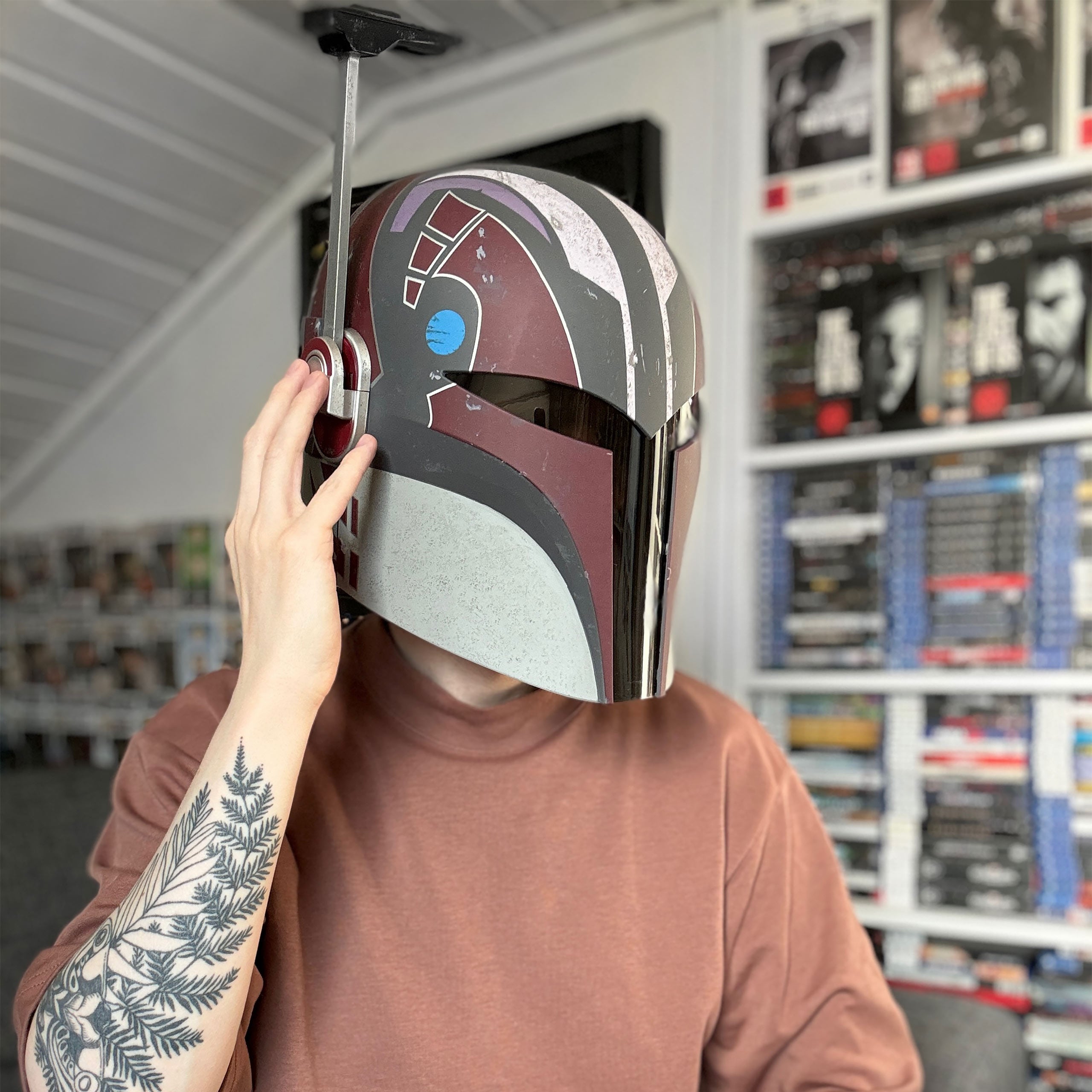 Imagen del producto Star Wars Ahsoka - Réplica del casco de la serie negra de Sabine Wren