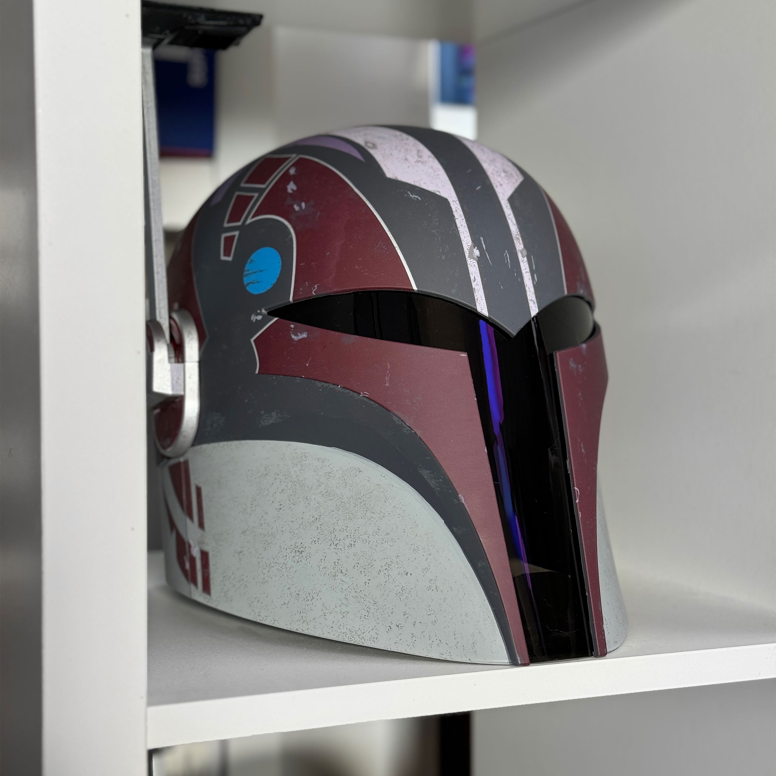 Imagen del producto Star Wars Ahsoka - Réplica del casco de la serie negra de Sabine Wren