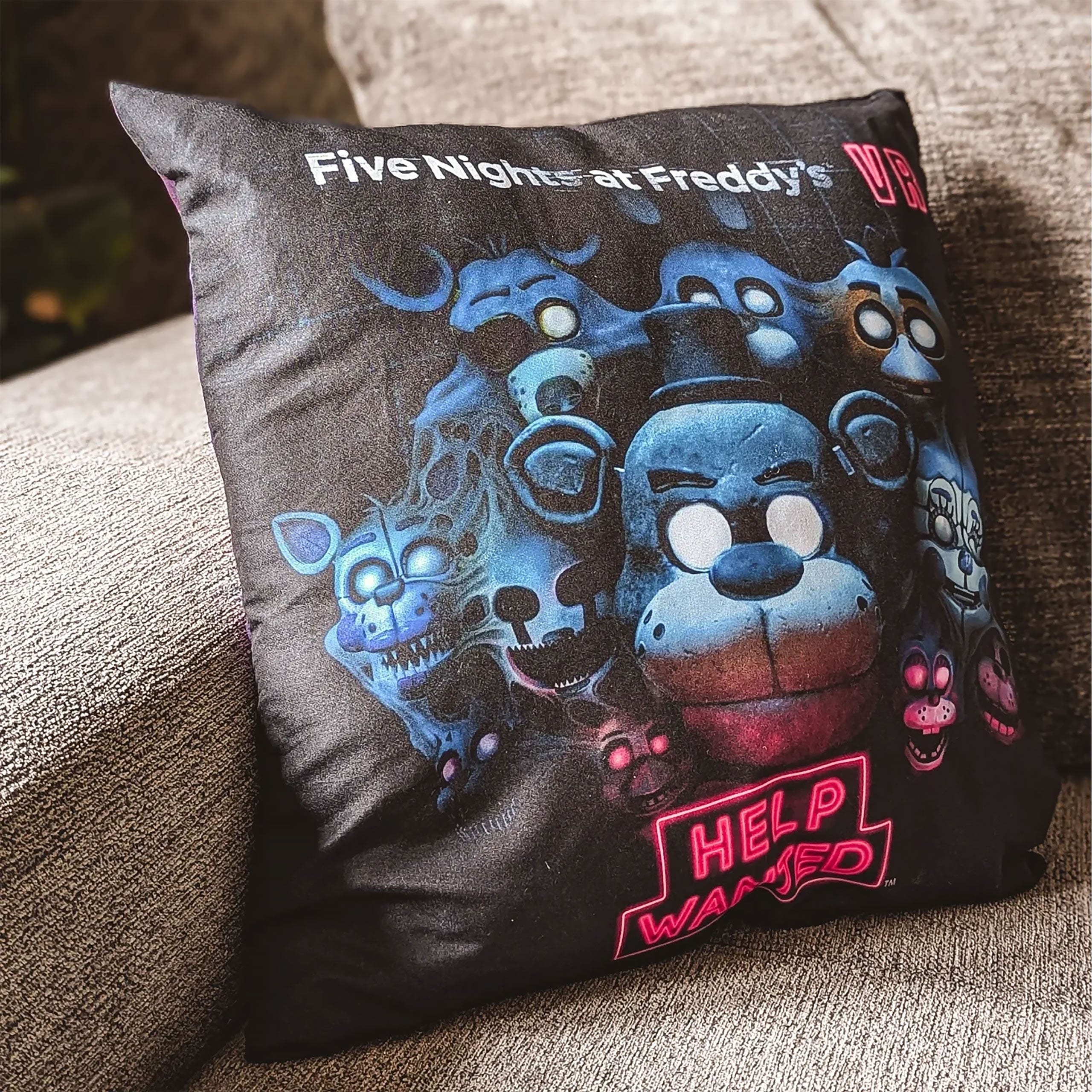 Imagen del producto Five Nights at Freddys - Cojín Help Wanted