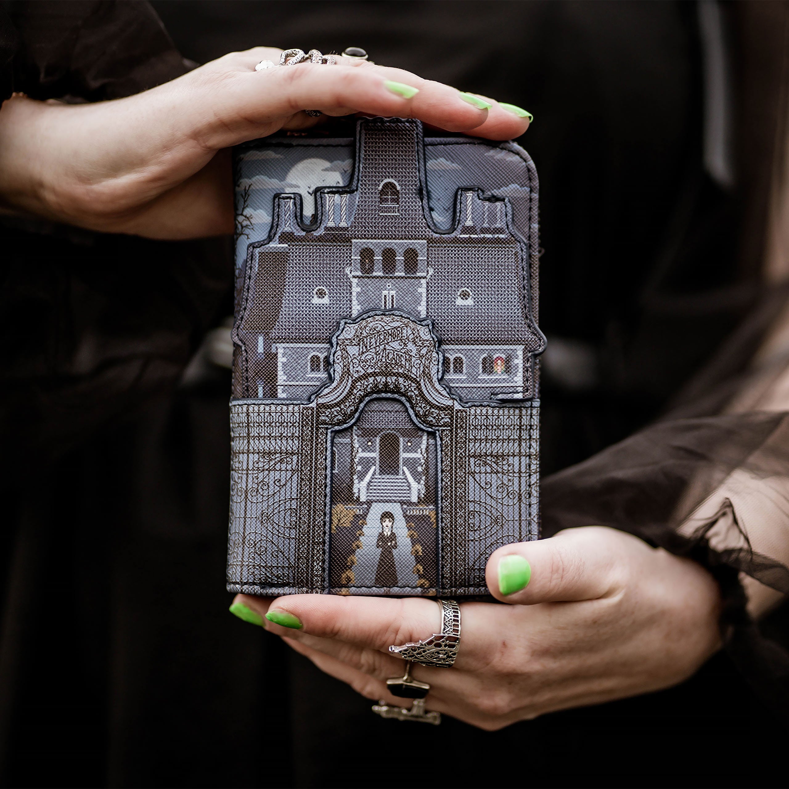 Imagen del producto Wednesday - Cartera Nevermore Academy