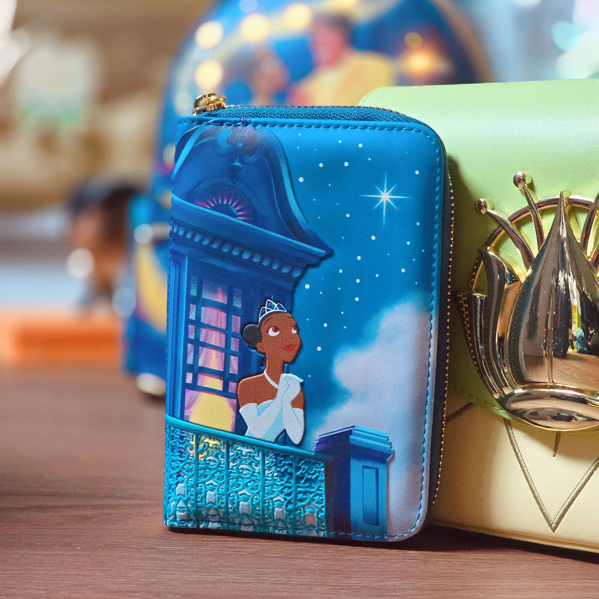 Imagen del producto Besa a la Rana - Billetera Tiana Glow in the Dark