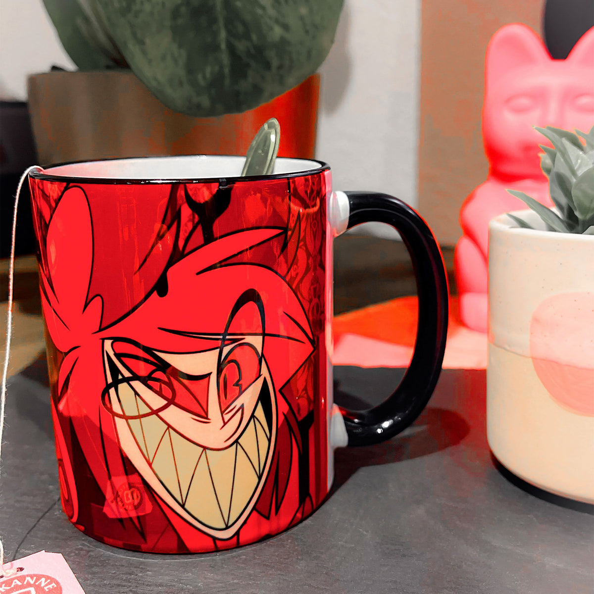 Imagen del producto Taza Alastor para fans de Hazbin Hotel