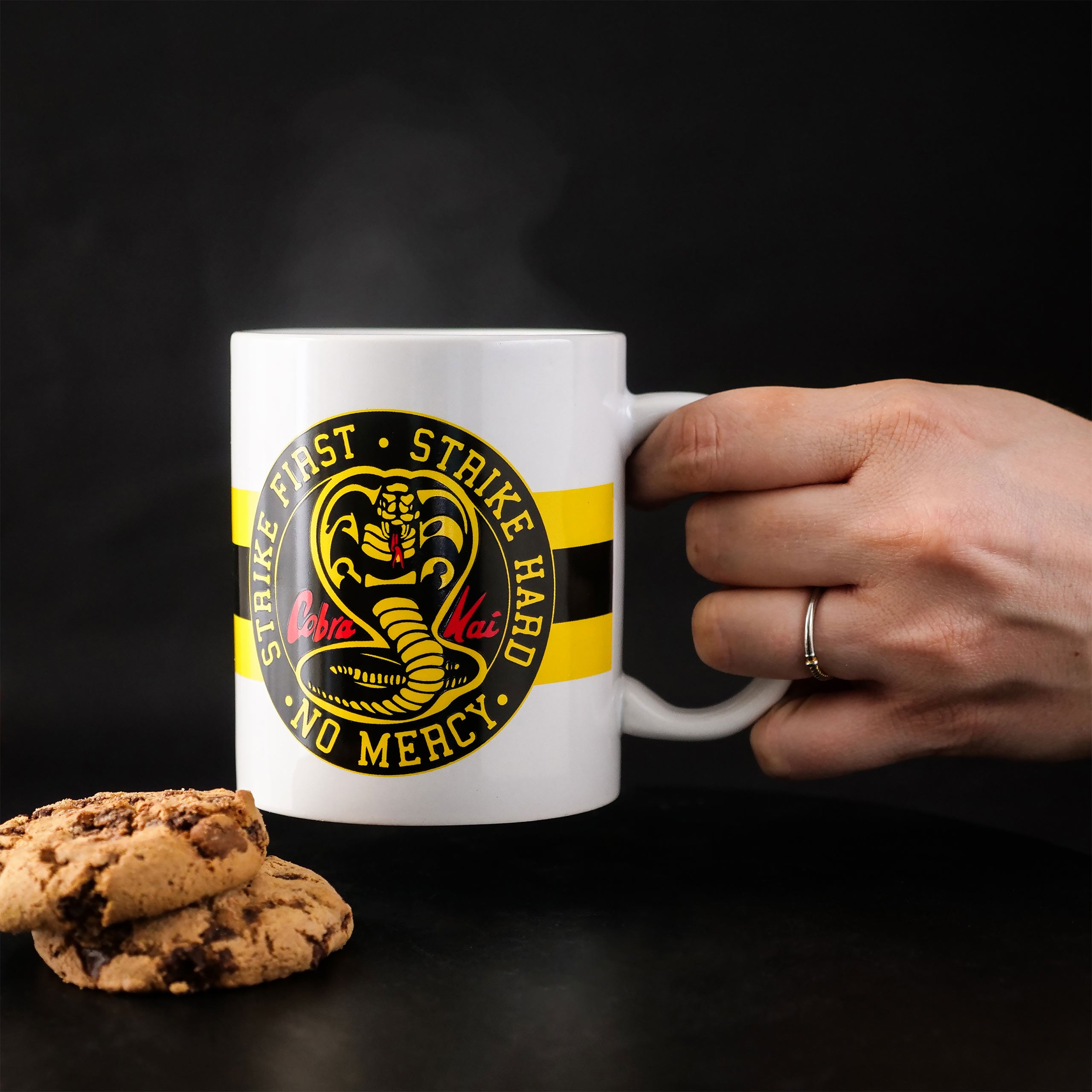 Imagen del producto Cobra Kai - No Mercy Taza blanca