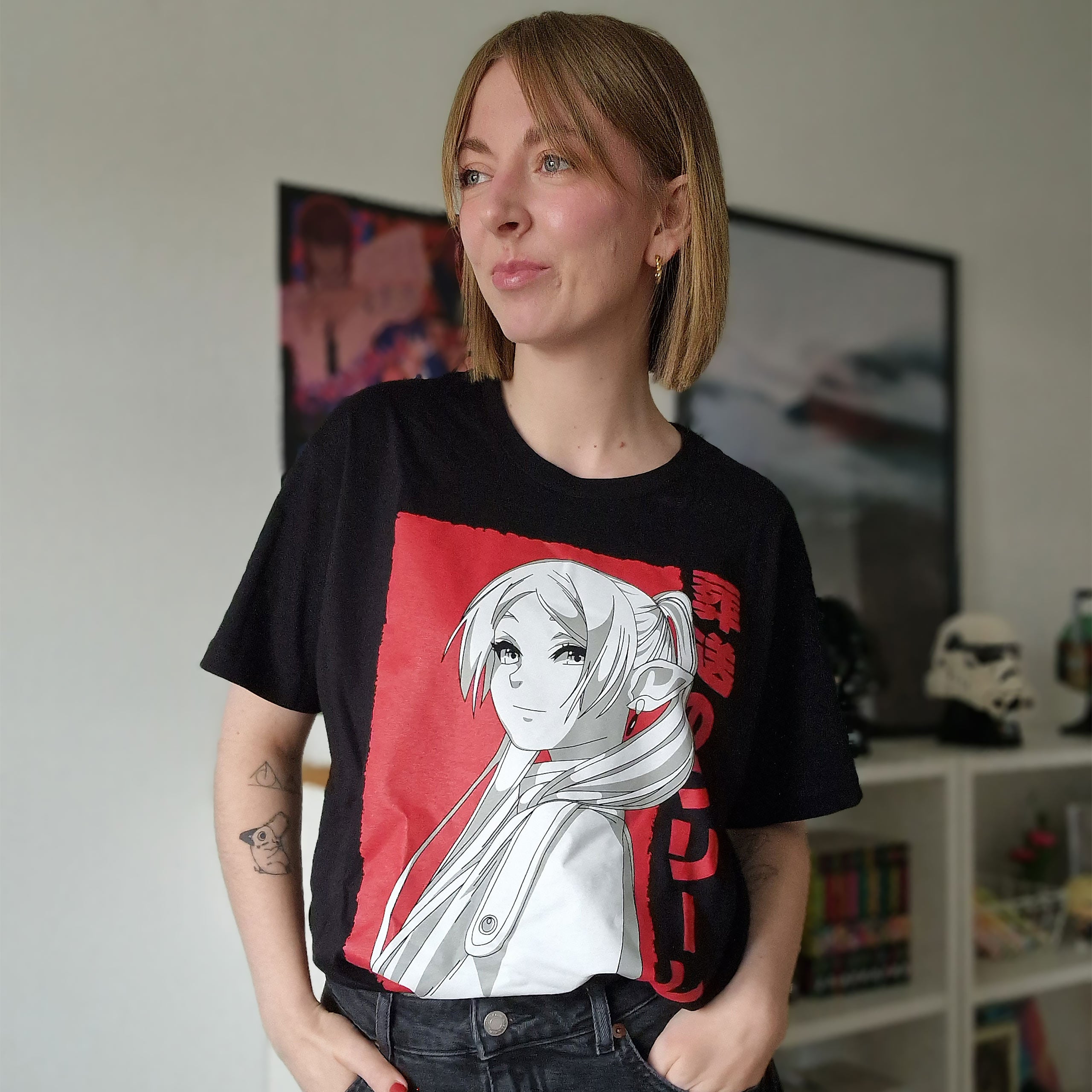 Imagen del producto Camiseta de Elfa Mágica para fans de Frieren negra