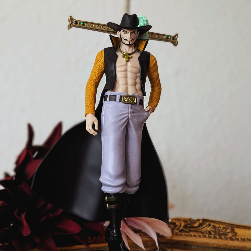 Imagen del producto One Piece - Figura Dracule Mihawk The Shukko