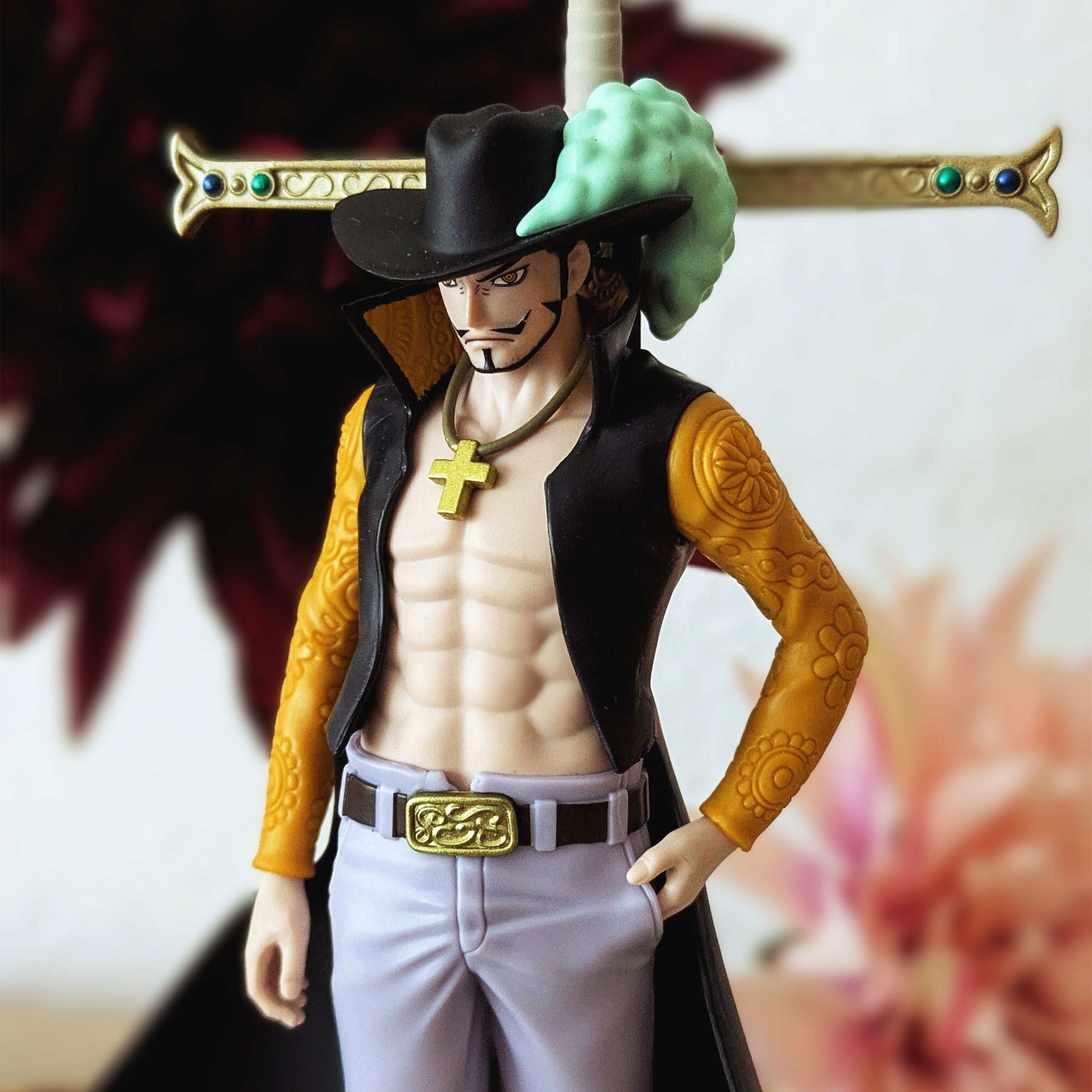 Imagen del producto One Piece - Figura Dracule Mihawk The Shukko