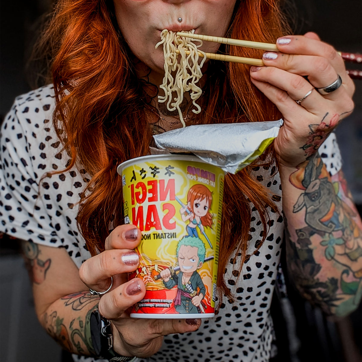 Imagen del producto Luffy, Zoro y Nami Fideos instantáneos de pollo Teriyaki - One Piece