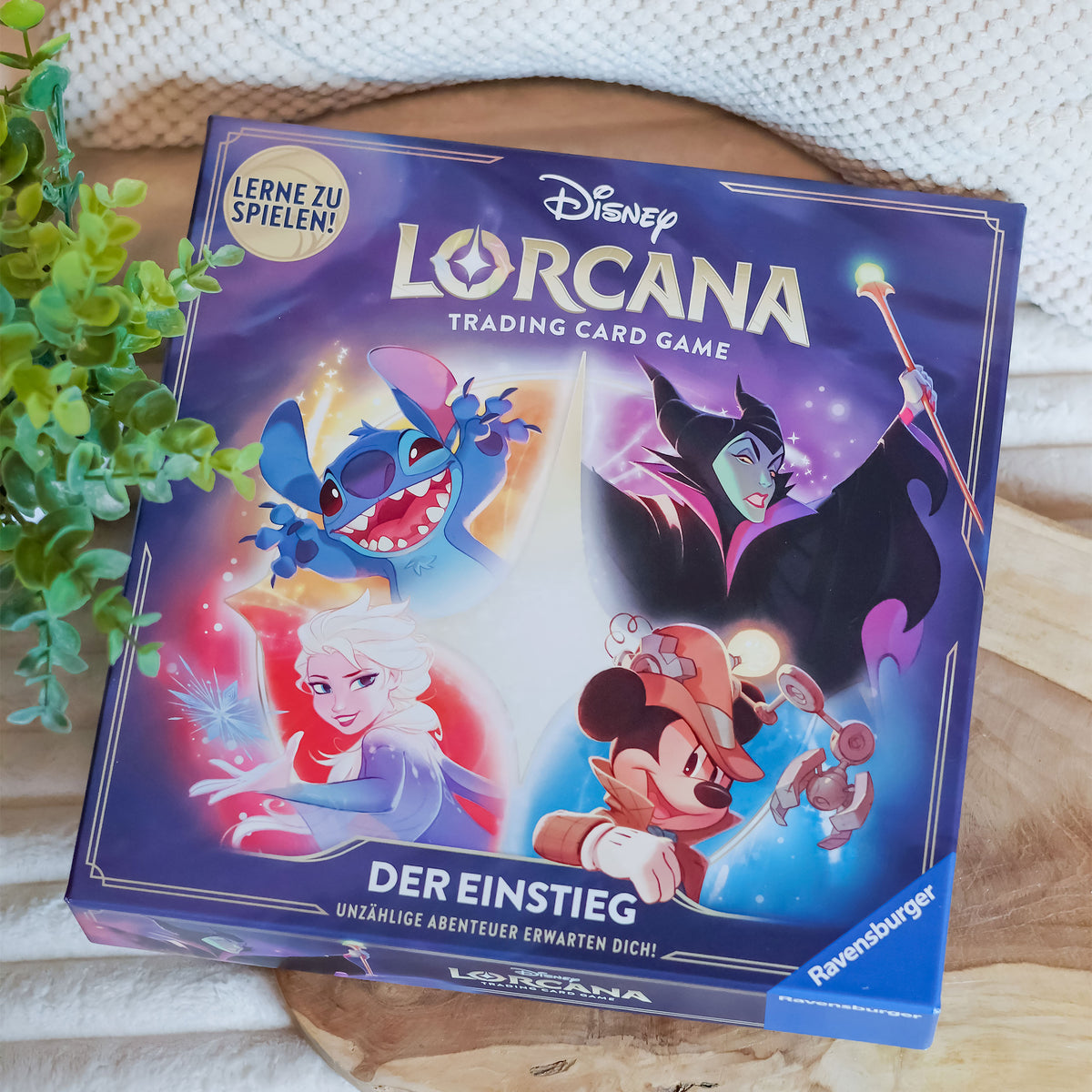Imagen del producto Disney Lorcana El comienzo del juego de cartas coleccionables