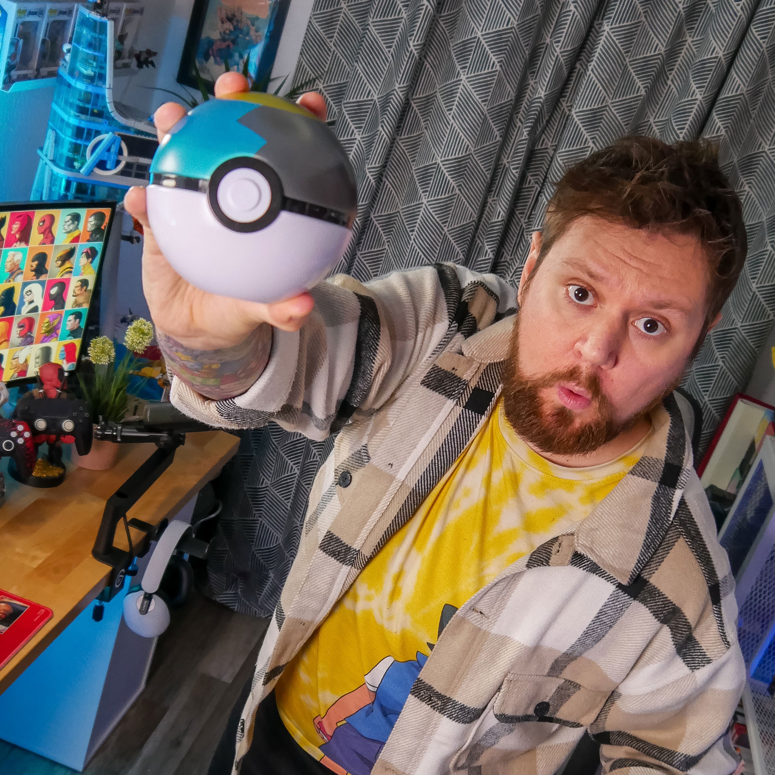 Imagen del producto Pokemon - Mystery Pokeball Cartas Caja de Lata Otoño 2024