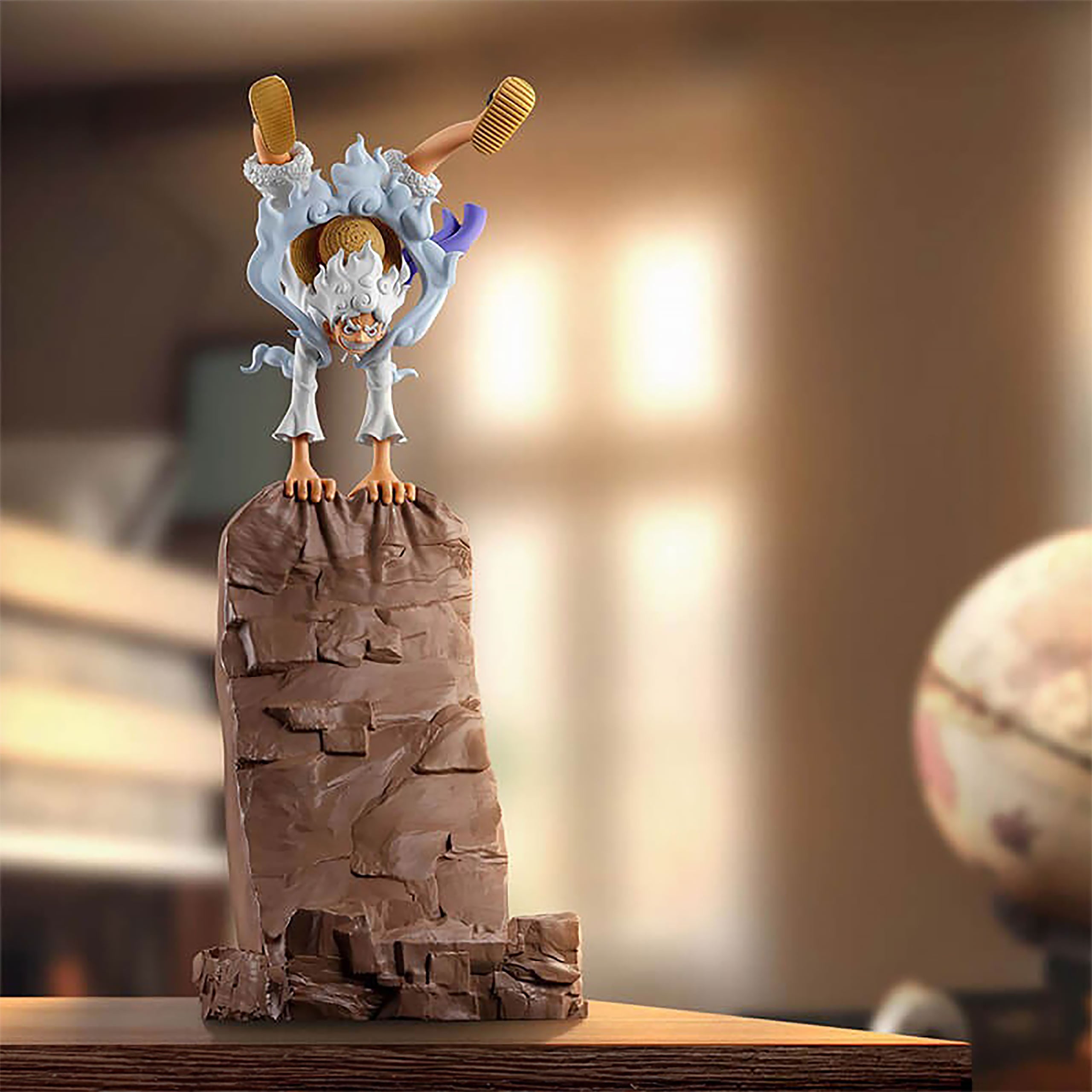 Imagen del producto One Piece: Gear 5 - Figura de Monkey D. Luffy como soporte para teléfono