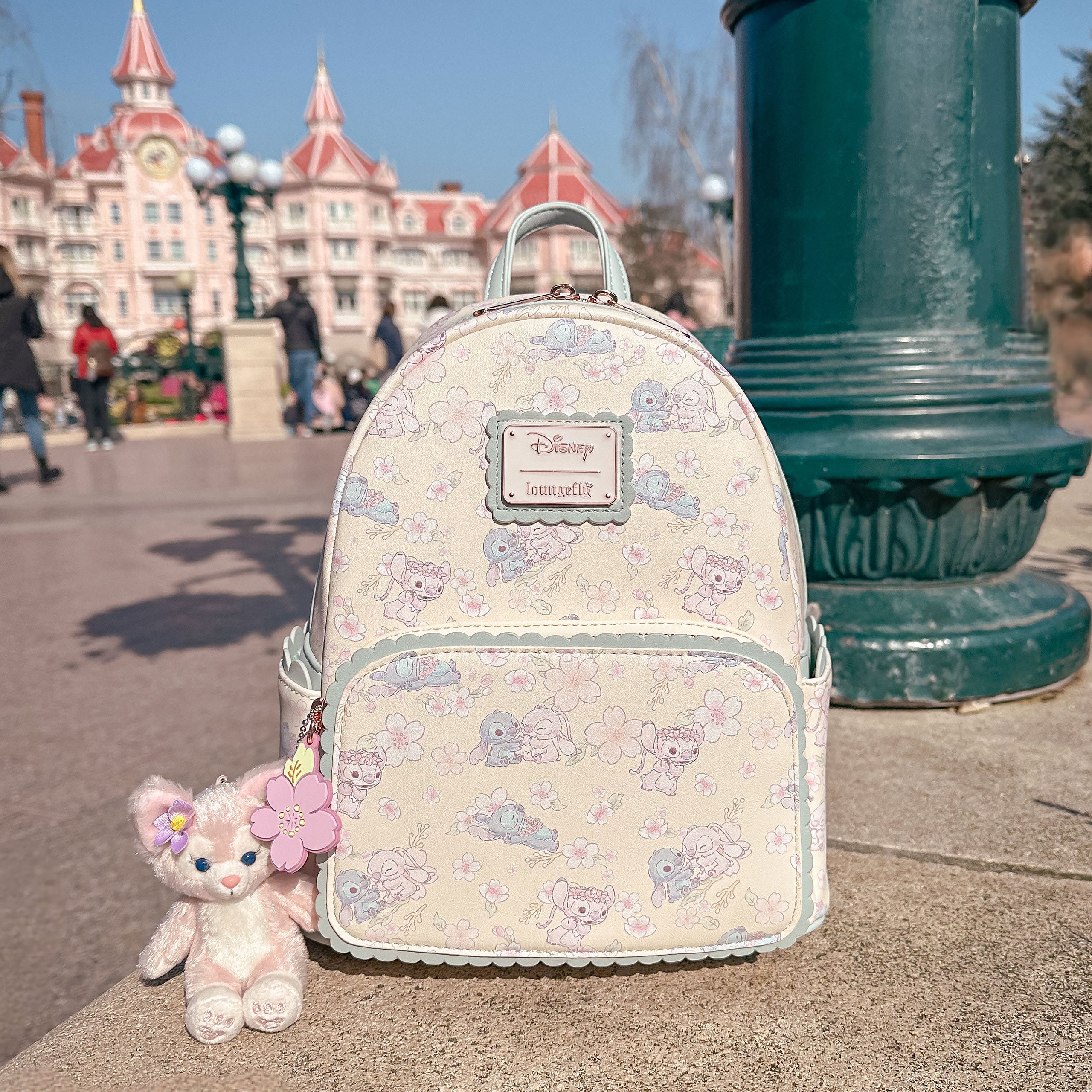 Imagen del producto Lilo & Stitch - Angel y Stitch Cherry Blossom Mini Mochila