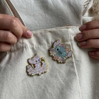 Imagen del producto Lilo & Stitch - Pin Misterioso de Angel y Stitch con Flor de Cerezo