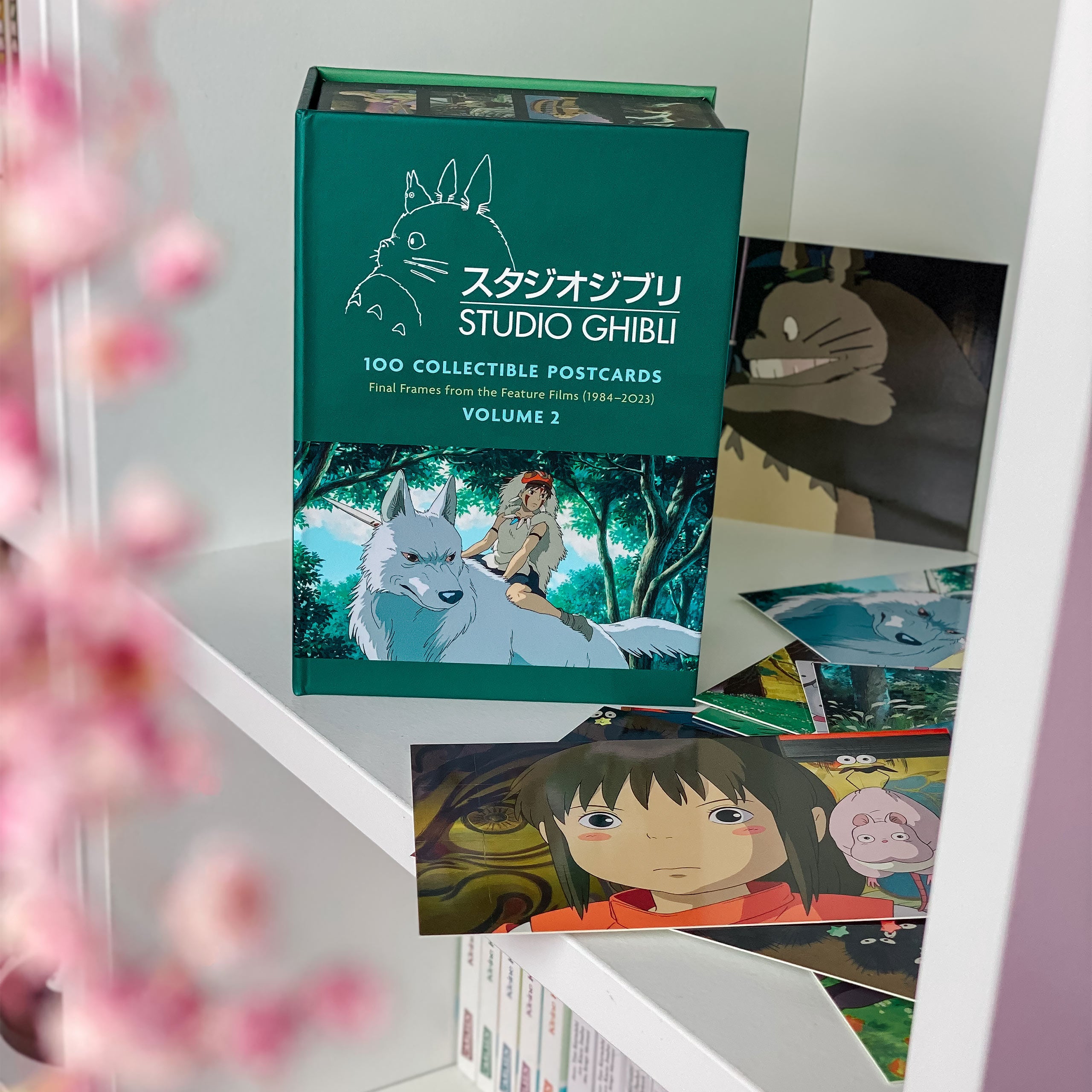 Imagen del producto Studio Ghibli - 100 Tarjetas Postales en Caja de Regalo Vol. 2