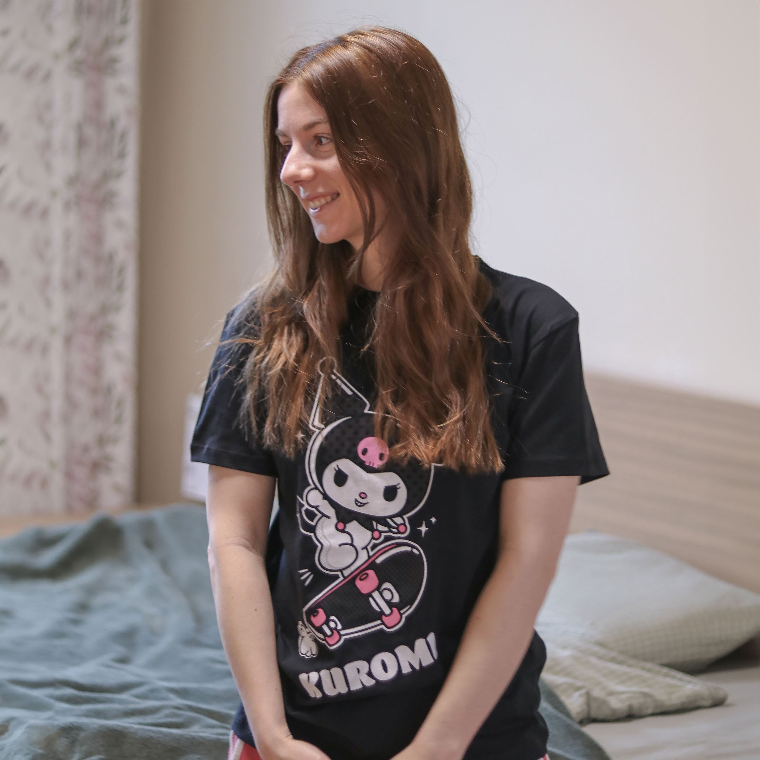 Imagen del producto Sanrio - Camiseta Kuromi Hello Kitty and Friends