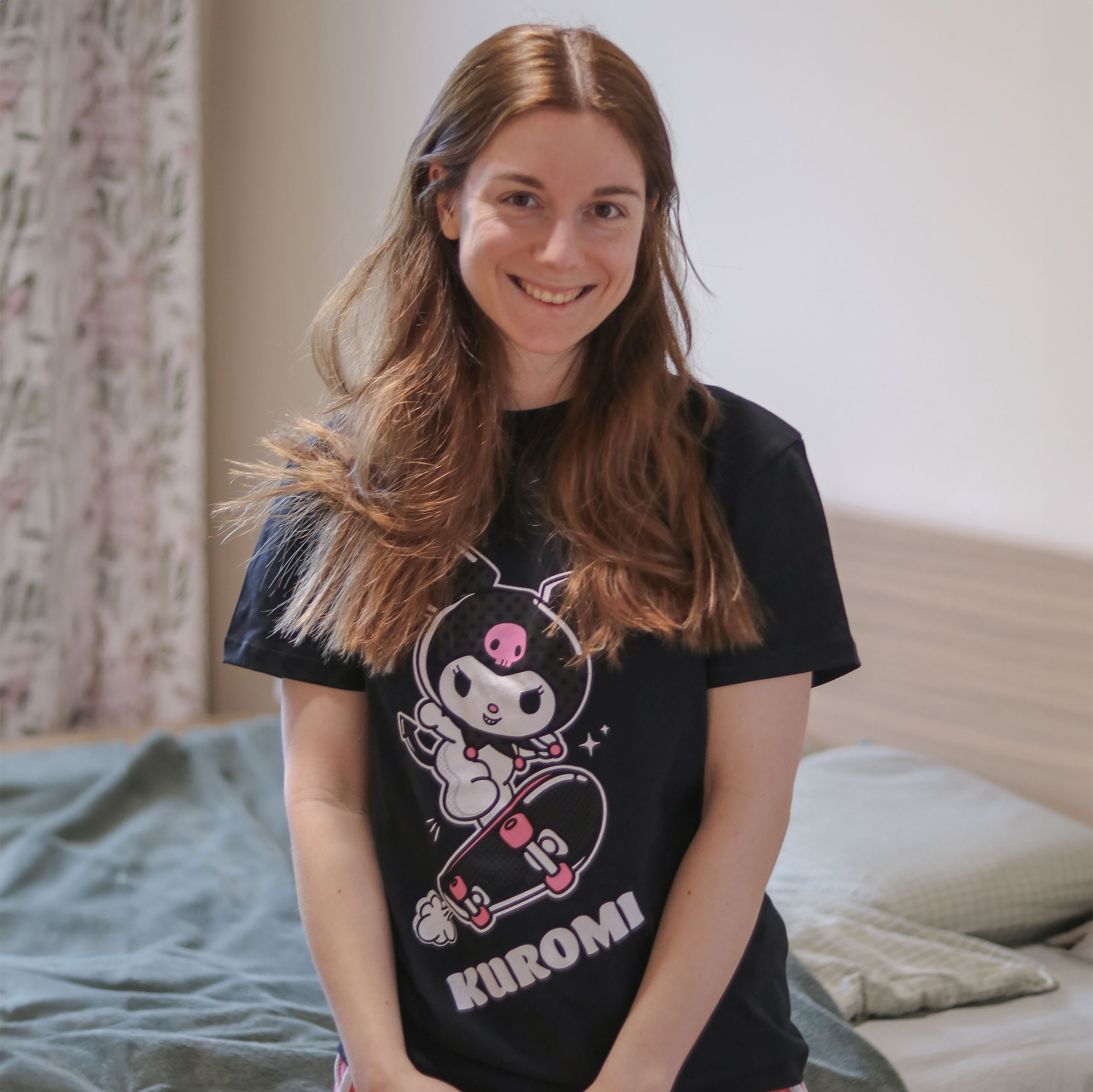 Imagen del producto Sanrio - Camiseta Kuromi Hello Kitty and Friends