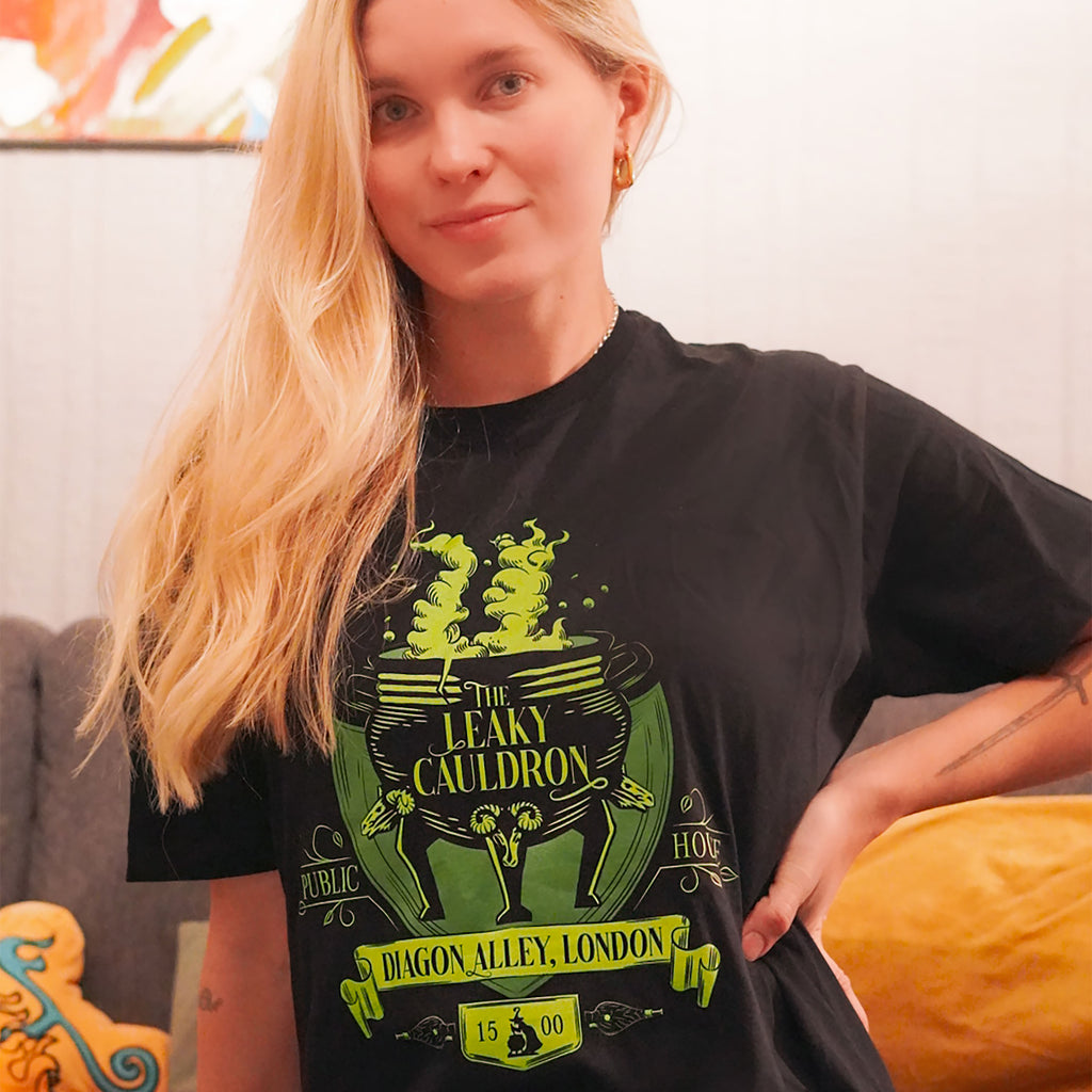 Imagen del producto Camiseta negra Caldero Chorreante - Harry Potter