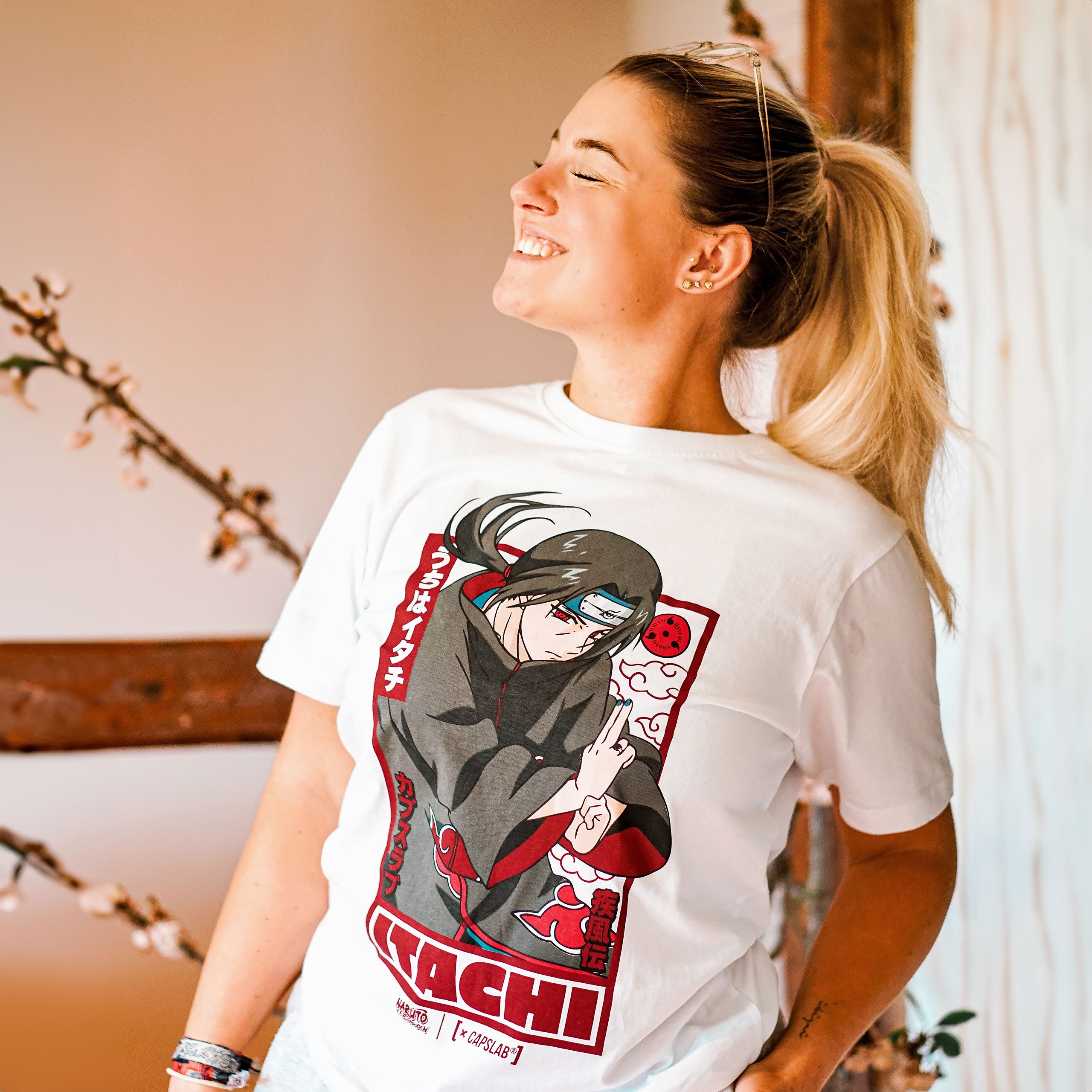 Imagen del producto Naruto Shippuden - Camiseta Itachi Blanca
